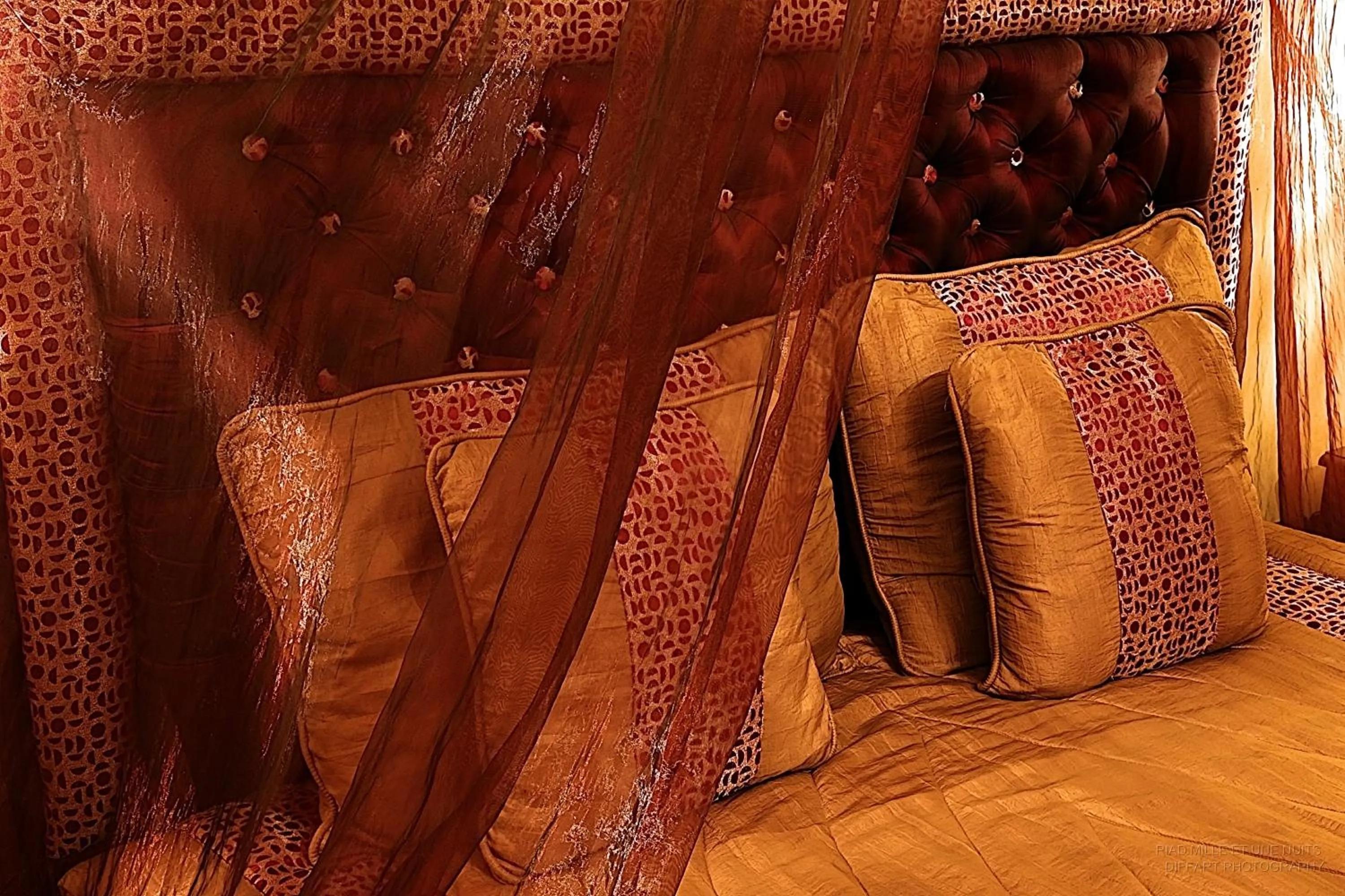 Bed in Riad Mille Et Une Nuits