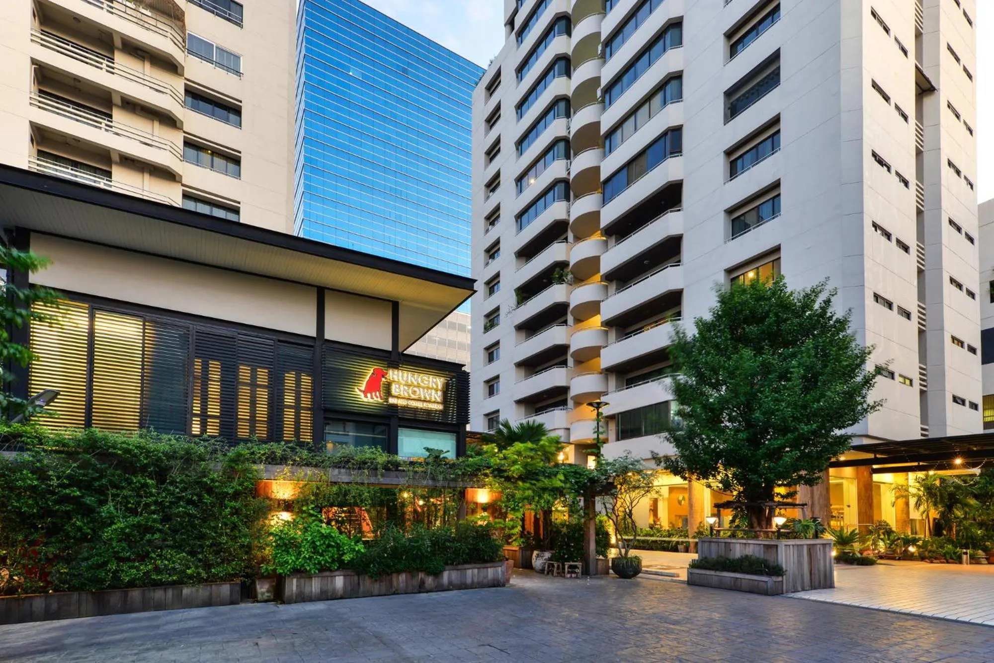 Restaurant/places to eat in Abloom Exclusive Serviced Apartments