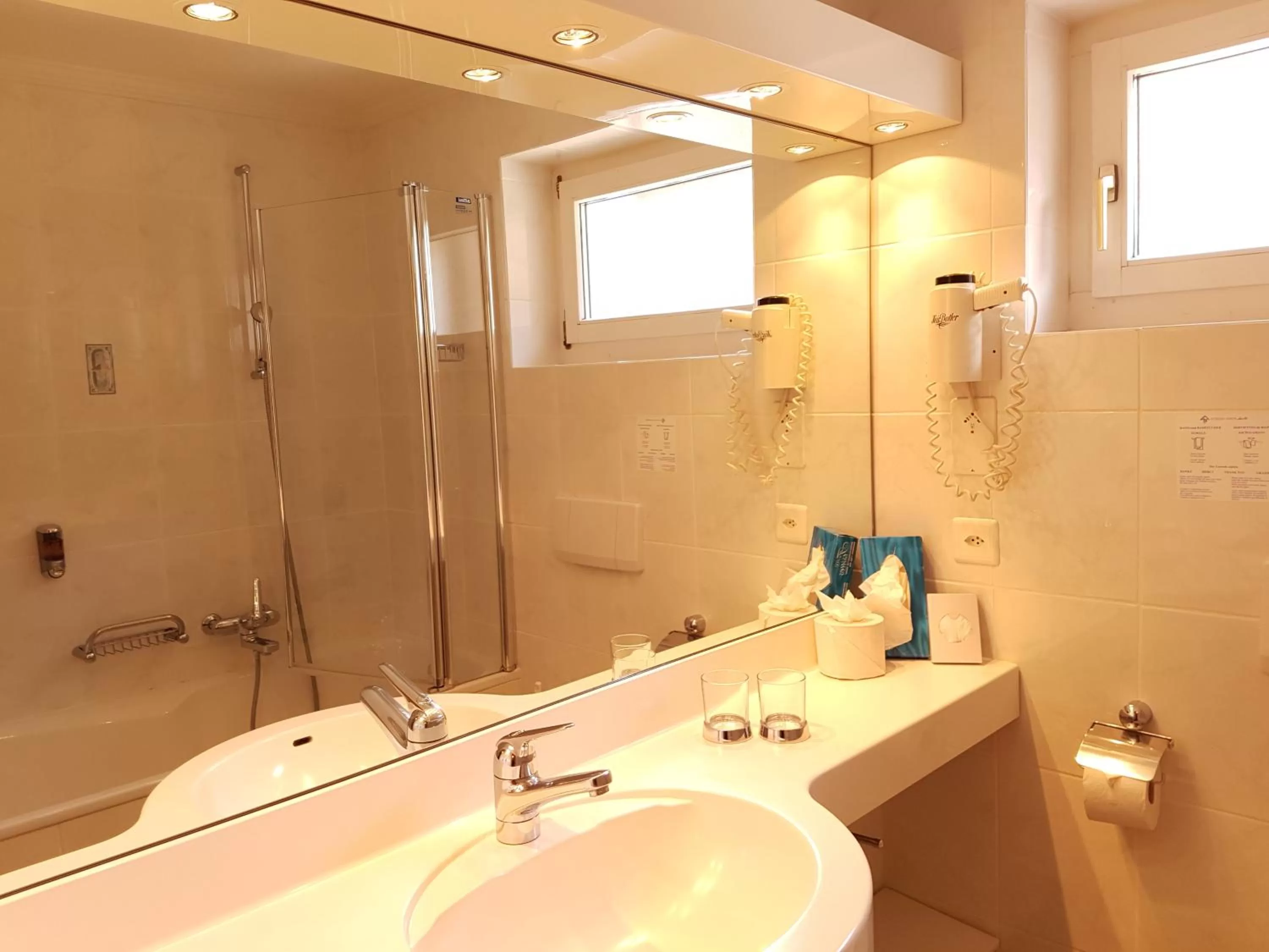 Bathroom in Hotel Europa