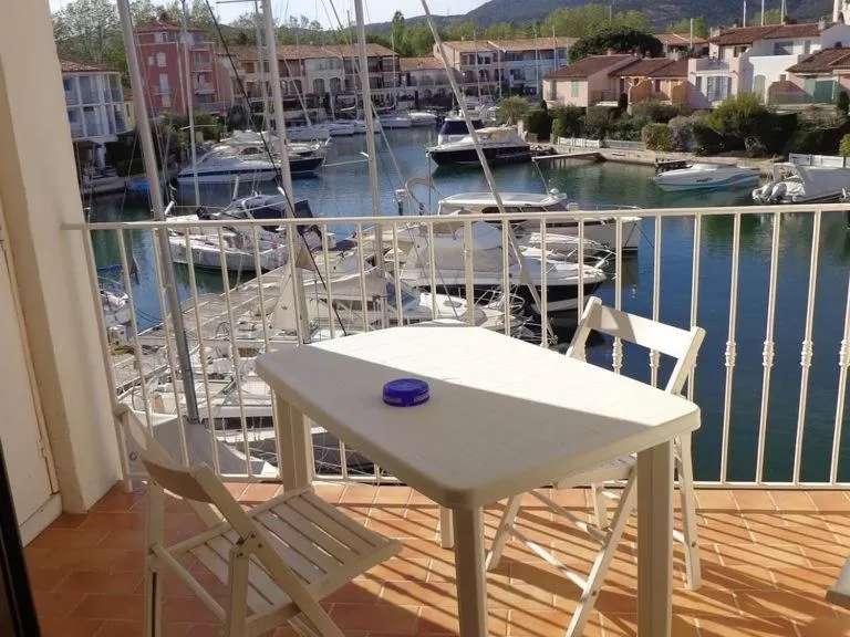 Bedroom in Stewart House Hotel