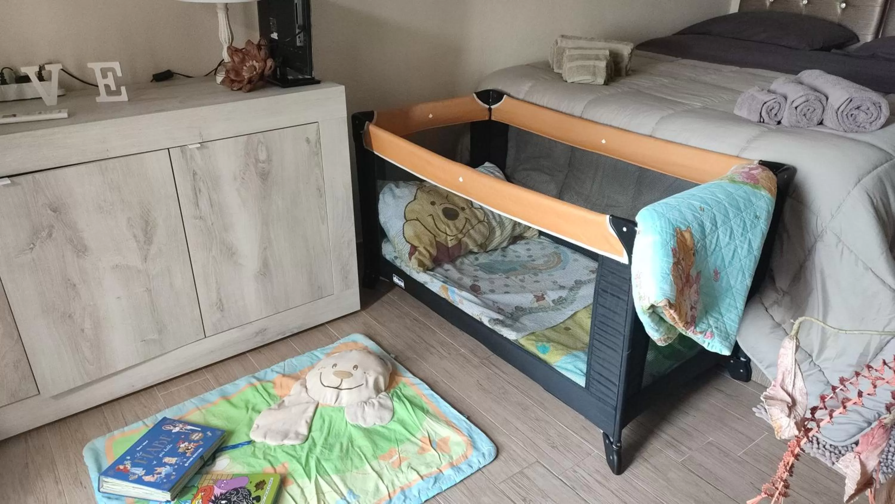 cot, Bed in B&B Ottoulivi