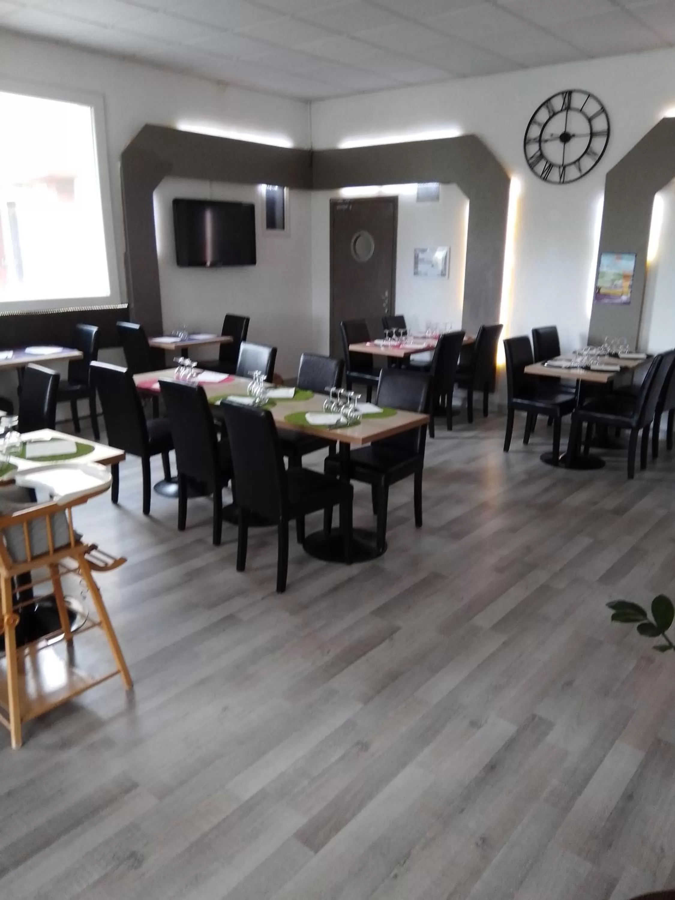 Restaurant/Places to Eat in Logis Drom'sud Hotel