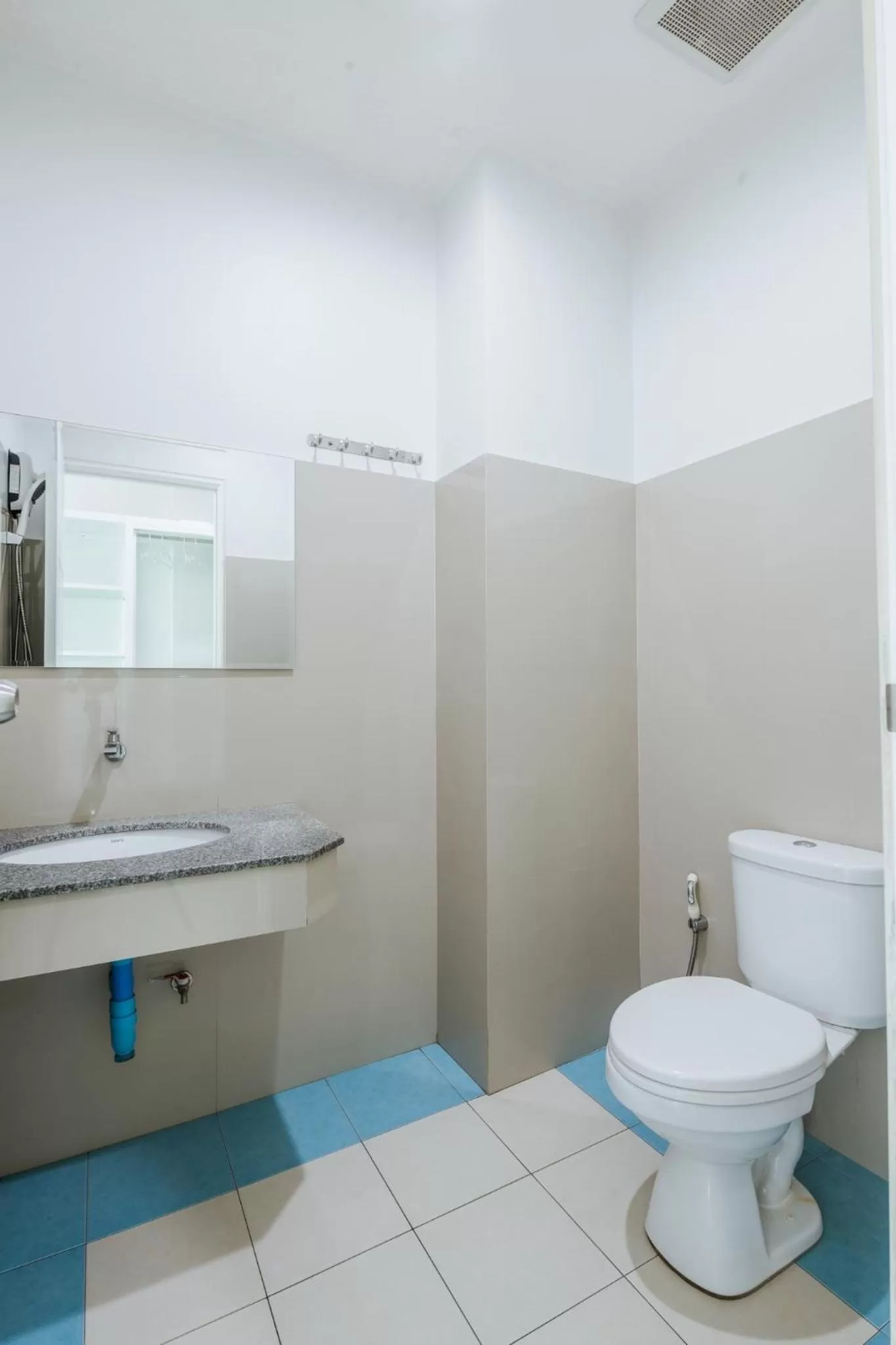 Toilet in UR The Private Huahin