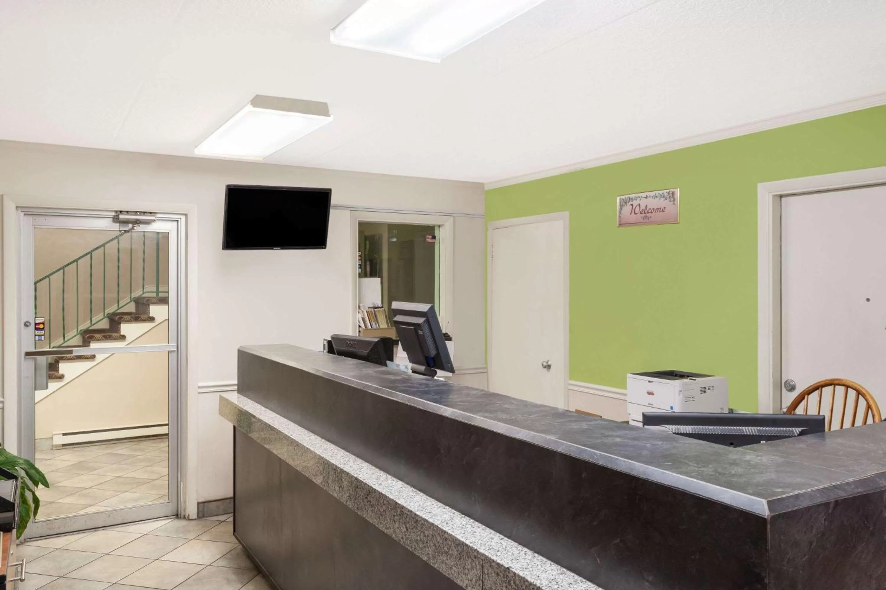 Lobby or reception in Super 8 by Wyndham Harrisburg Hershey West