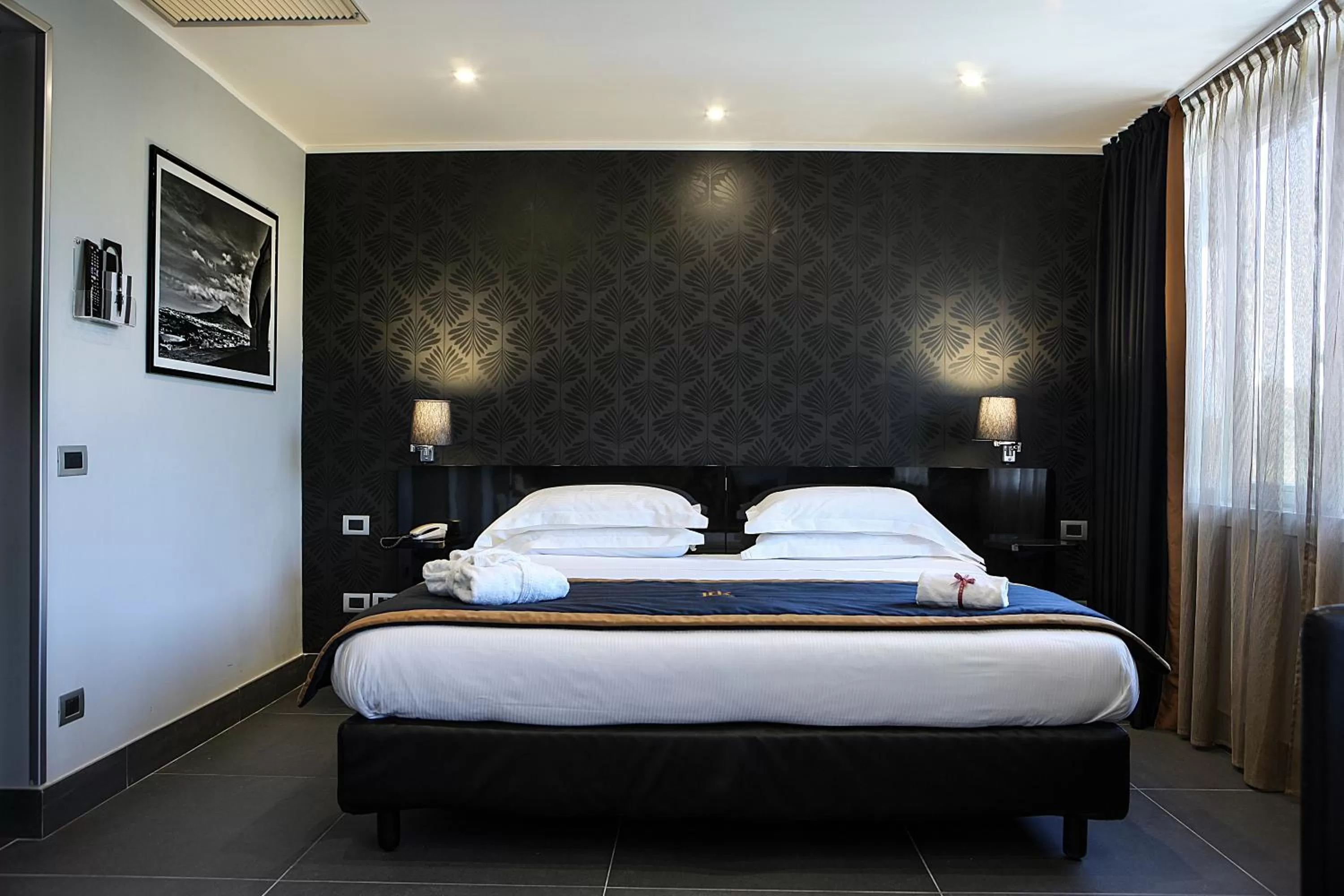 Bedroom, Bed in Best Western JFK Hotel