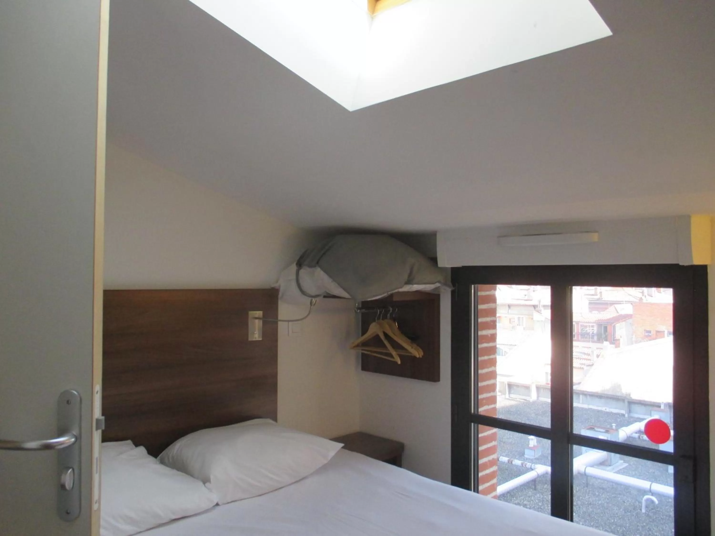 Bedroom, Bed in Hôtel le Pastel