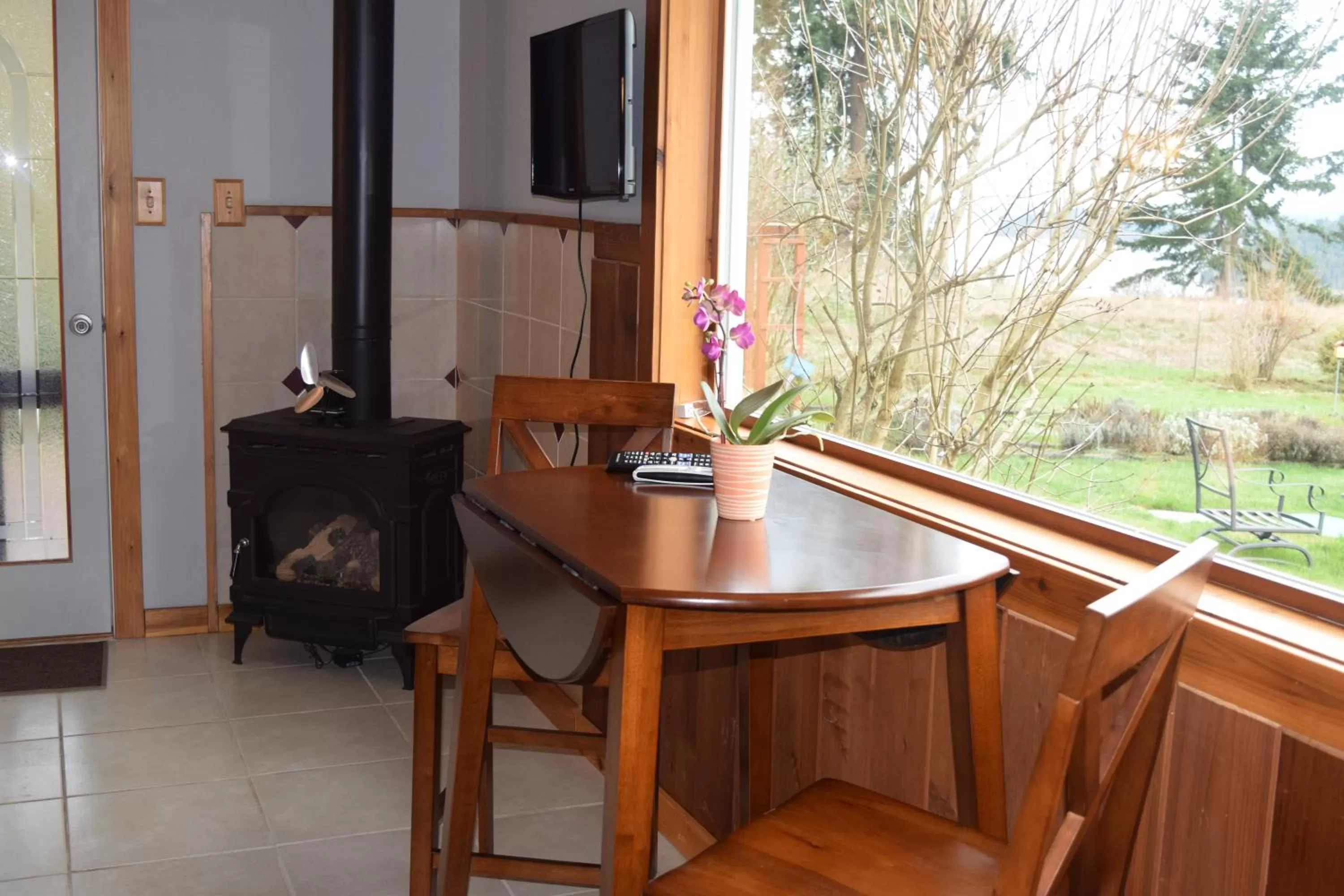 Dining area in The Bluff on Whidbey