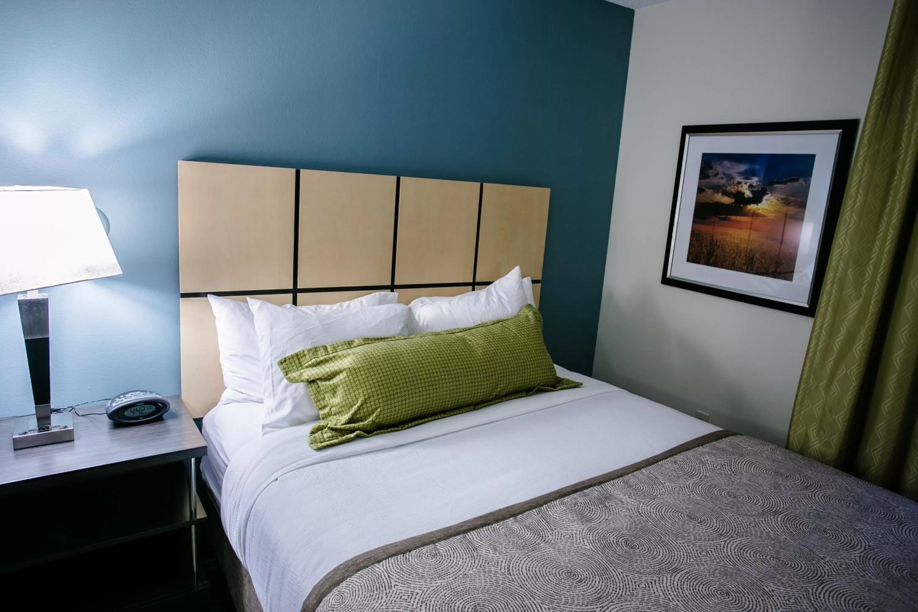 Photo of the whole room, Bed in Candlewood Suites Fargo-North Dakota State University by IHG