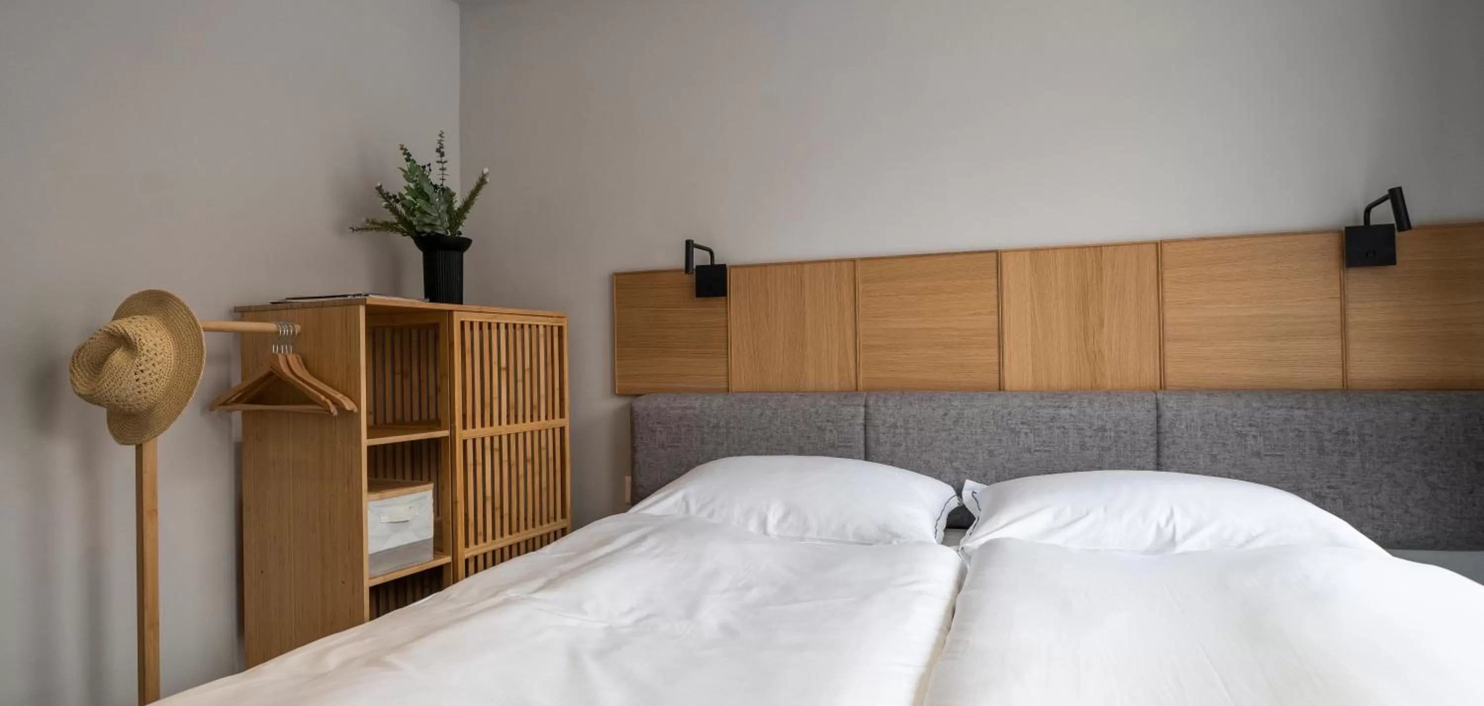 Photo of the whole room, Bed in Duett - Urban Rooms