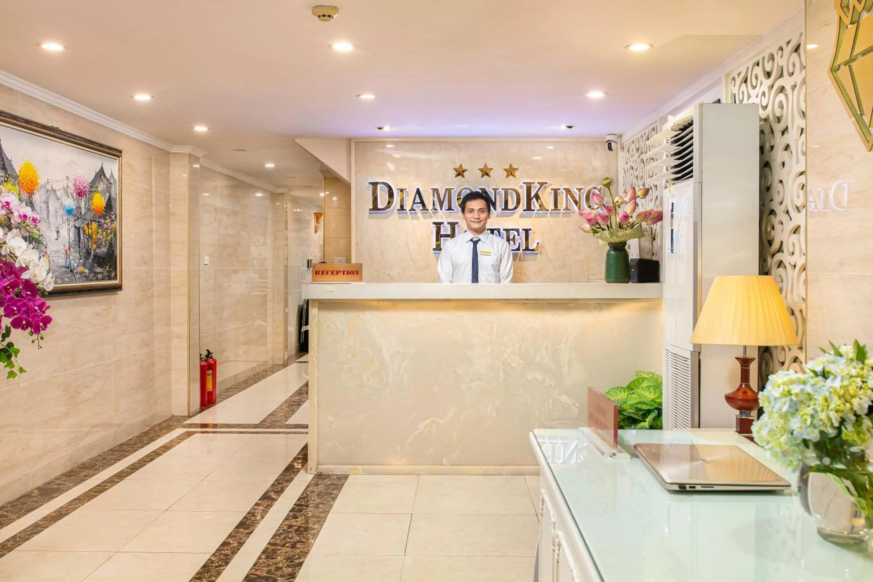 Staff in Hanoi Diamond King Hotel & Travel