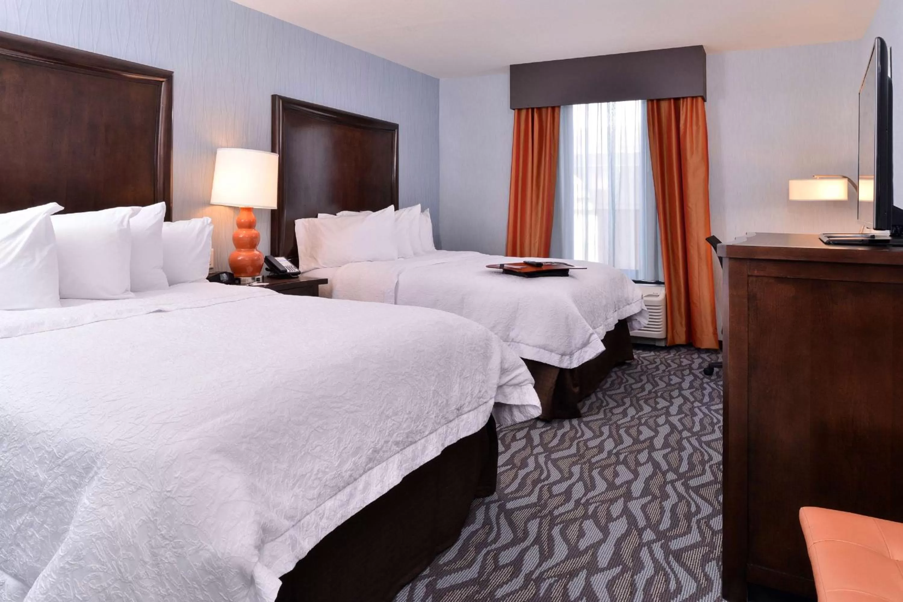 Bed in Hampton Inn Rome