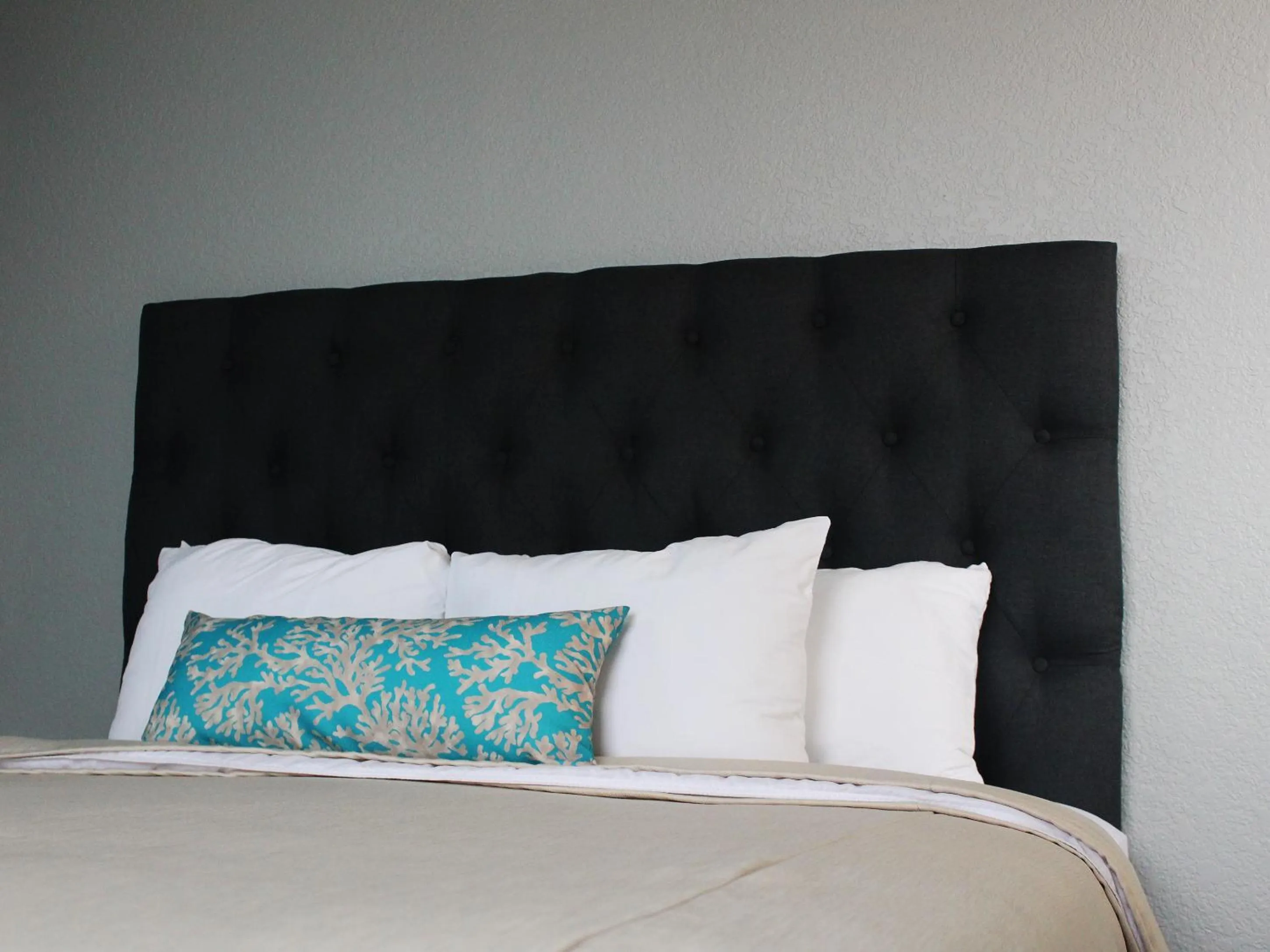 Bed in Hotel Corona Plaza