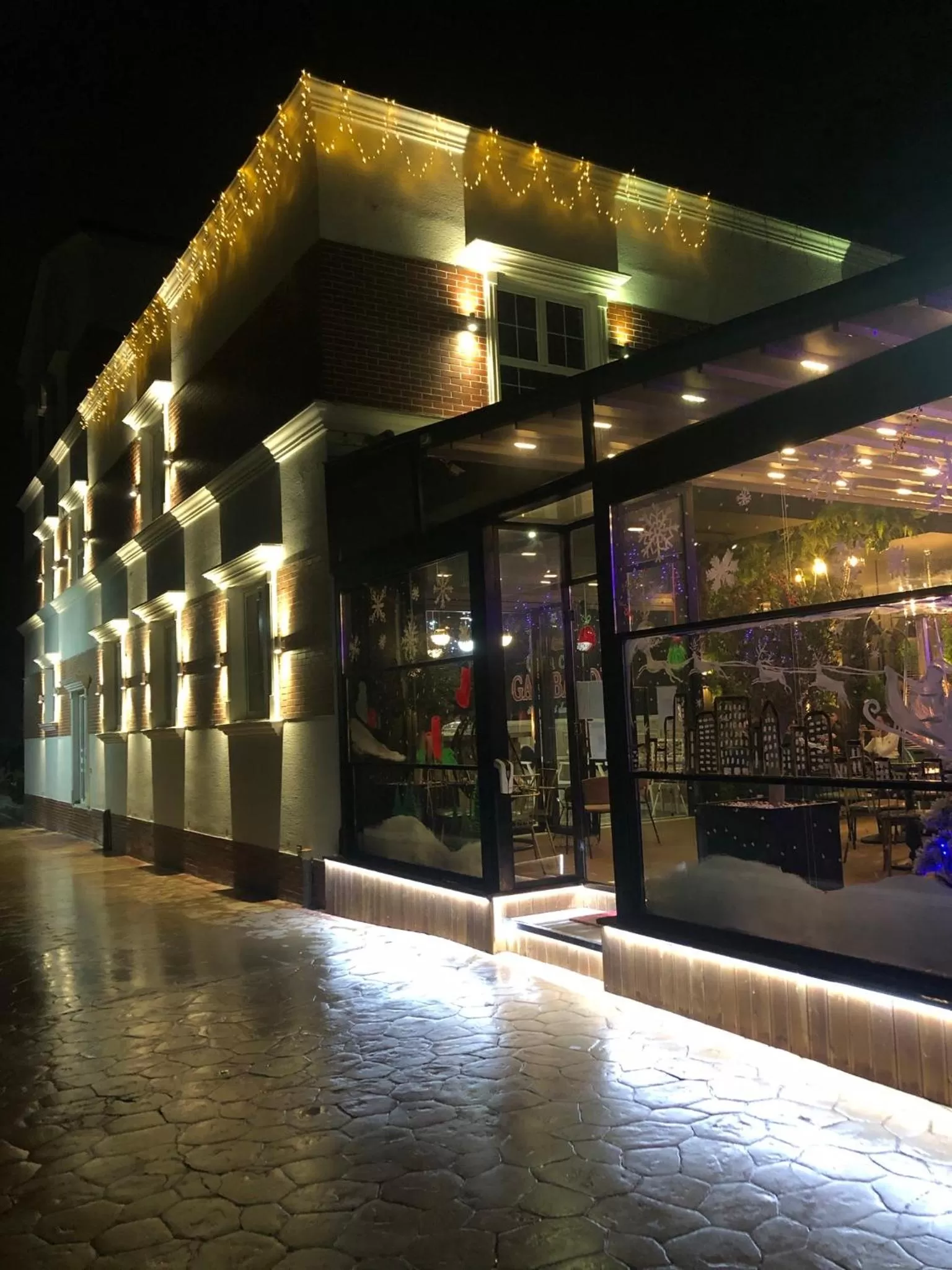 Property Building in Hotel Colis