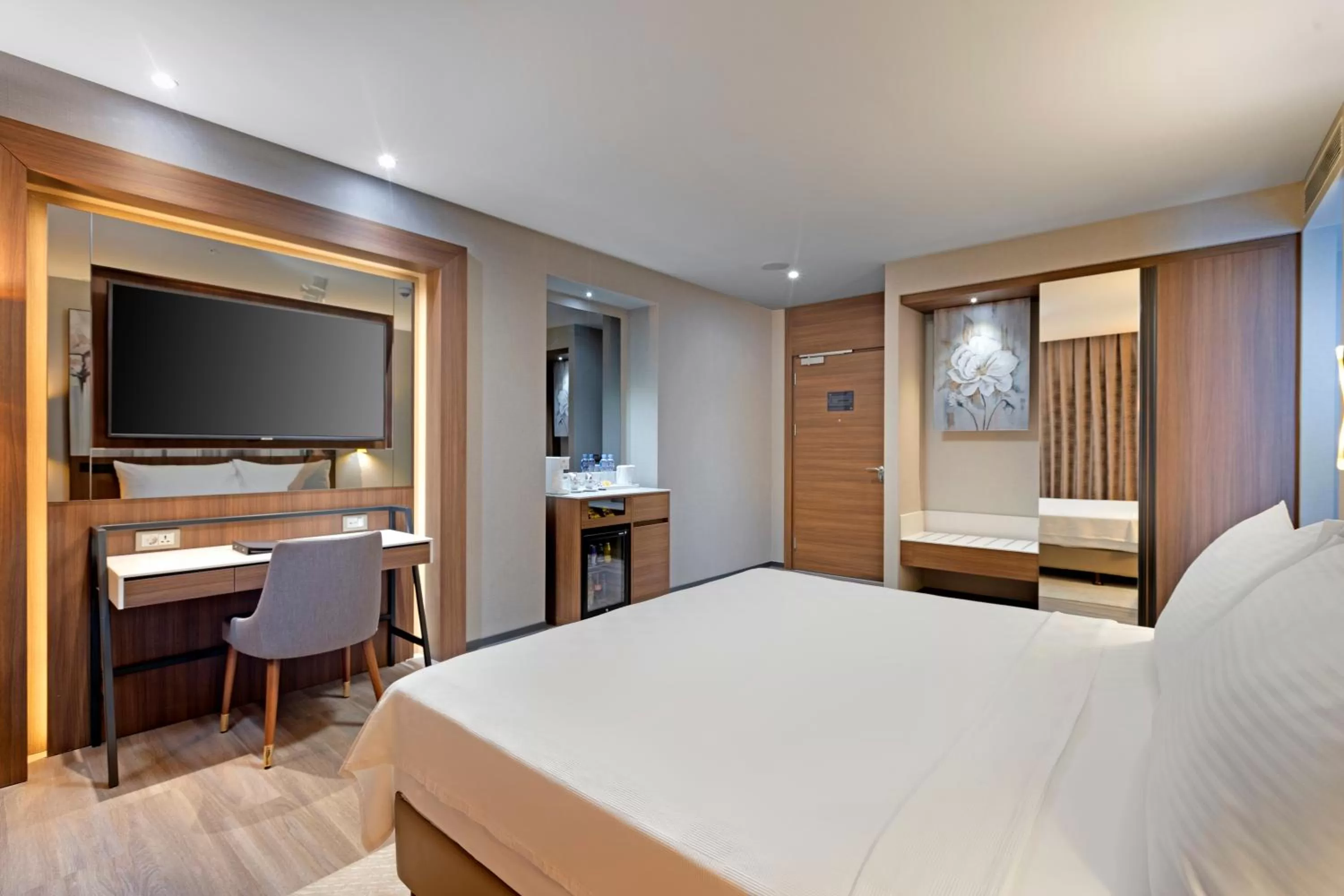 View (from property/room), Bed in Limak Skopje Luxury Hotel