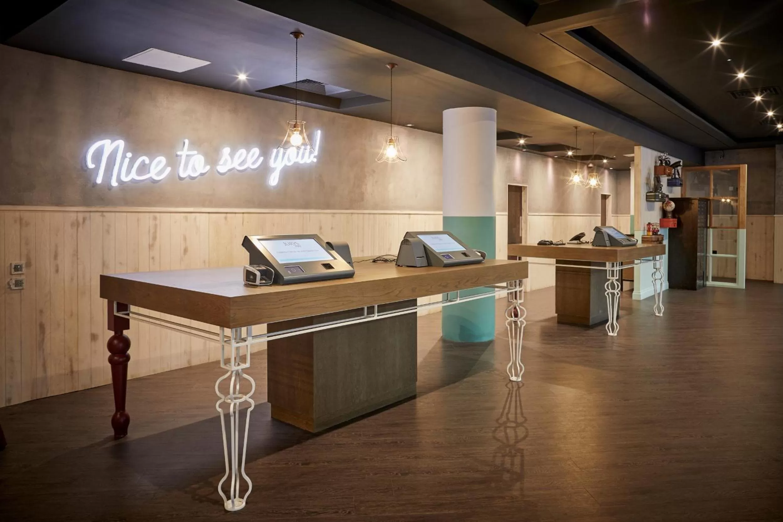 Lobby or reception in Leonardo Hotel Manchester Central