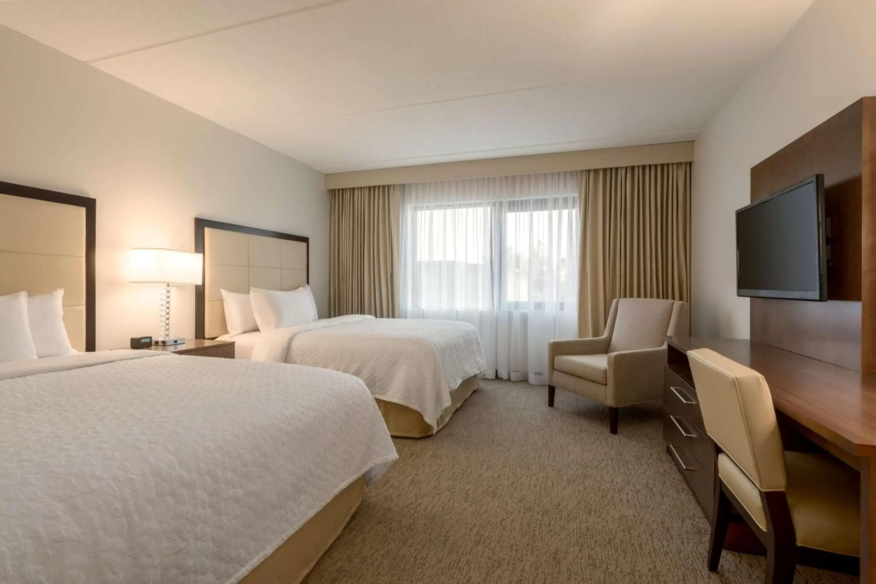 Two Bedroom Suite with One King Bed and Two Queen Beds - Non-Smoking in Embassy Suites by Hilton Milwaukee Brookfield Two Bedroom Suite with One King Bed and Two Queen Beds - Non-Smoking in Embassy Suites by Hilton Milwaukee Brookfield