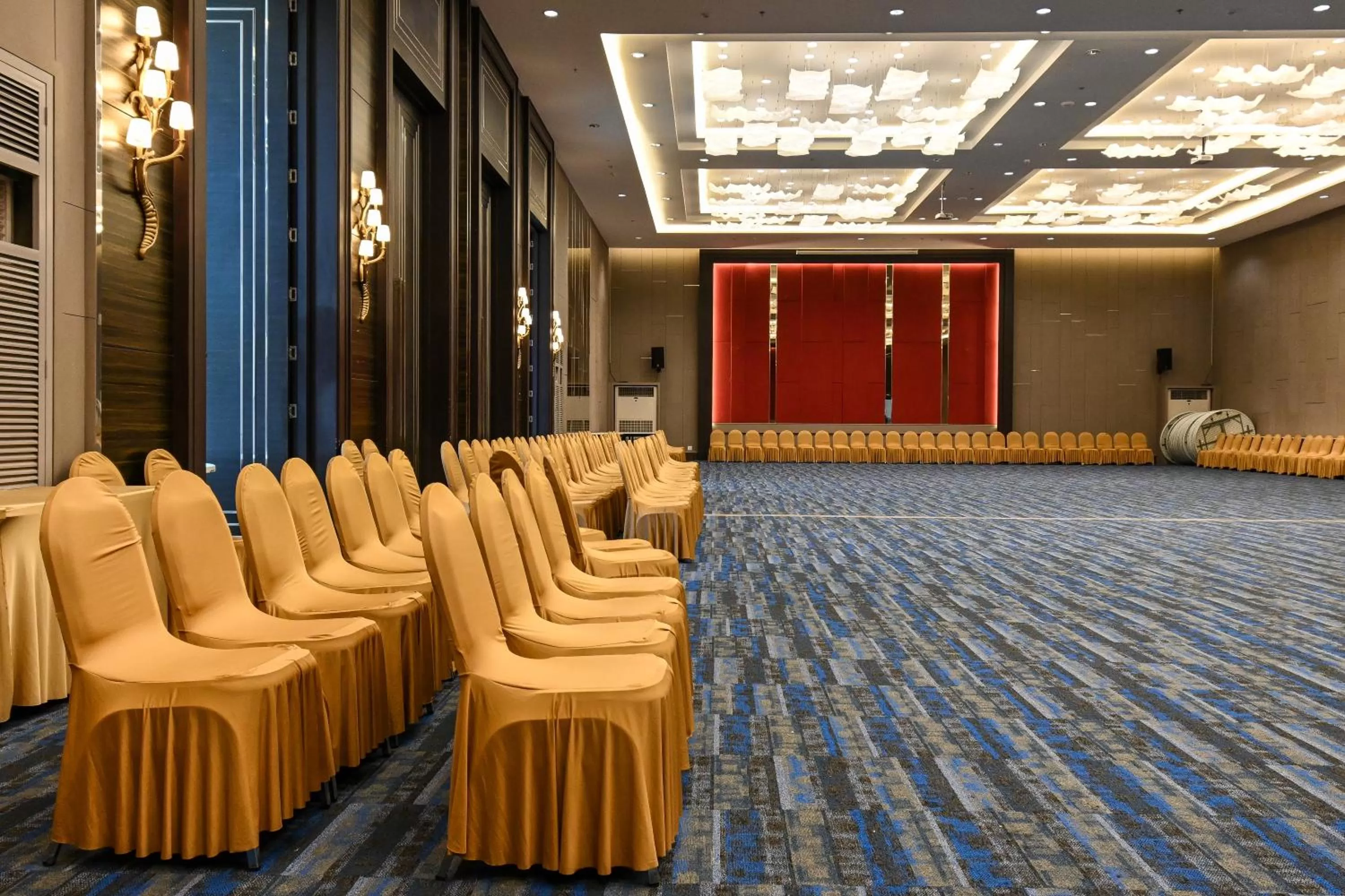 Meeting/conference room in Golden Sea Hua Hin - SHA Extra Plus