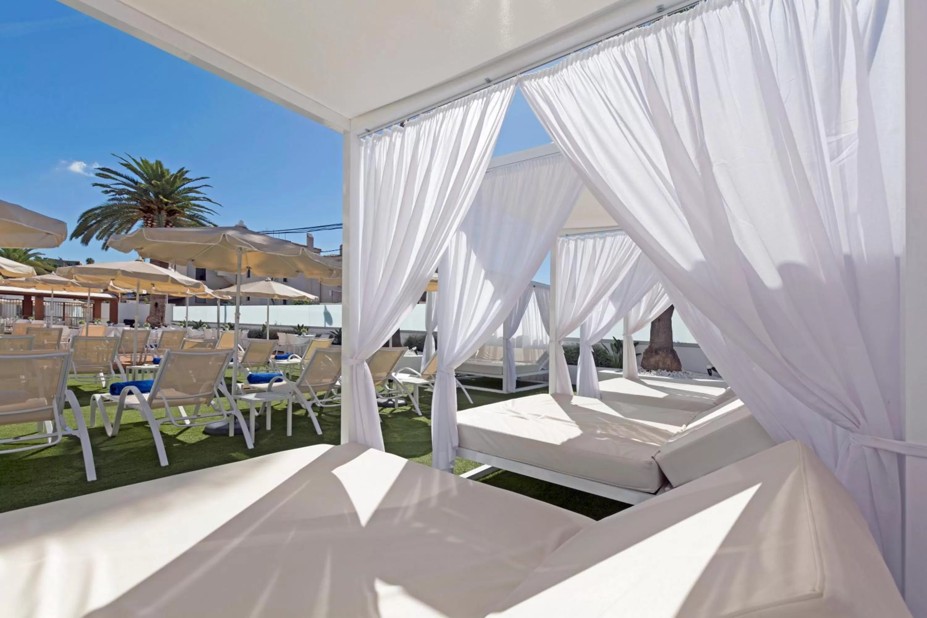 Pool view in HSM Linda Playa