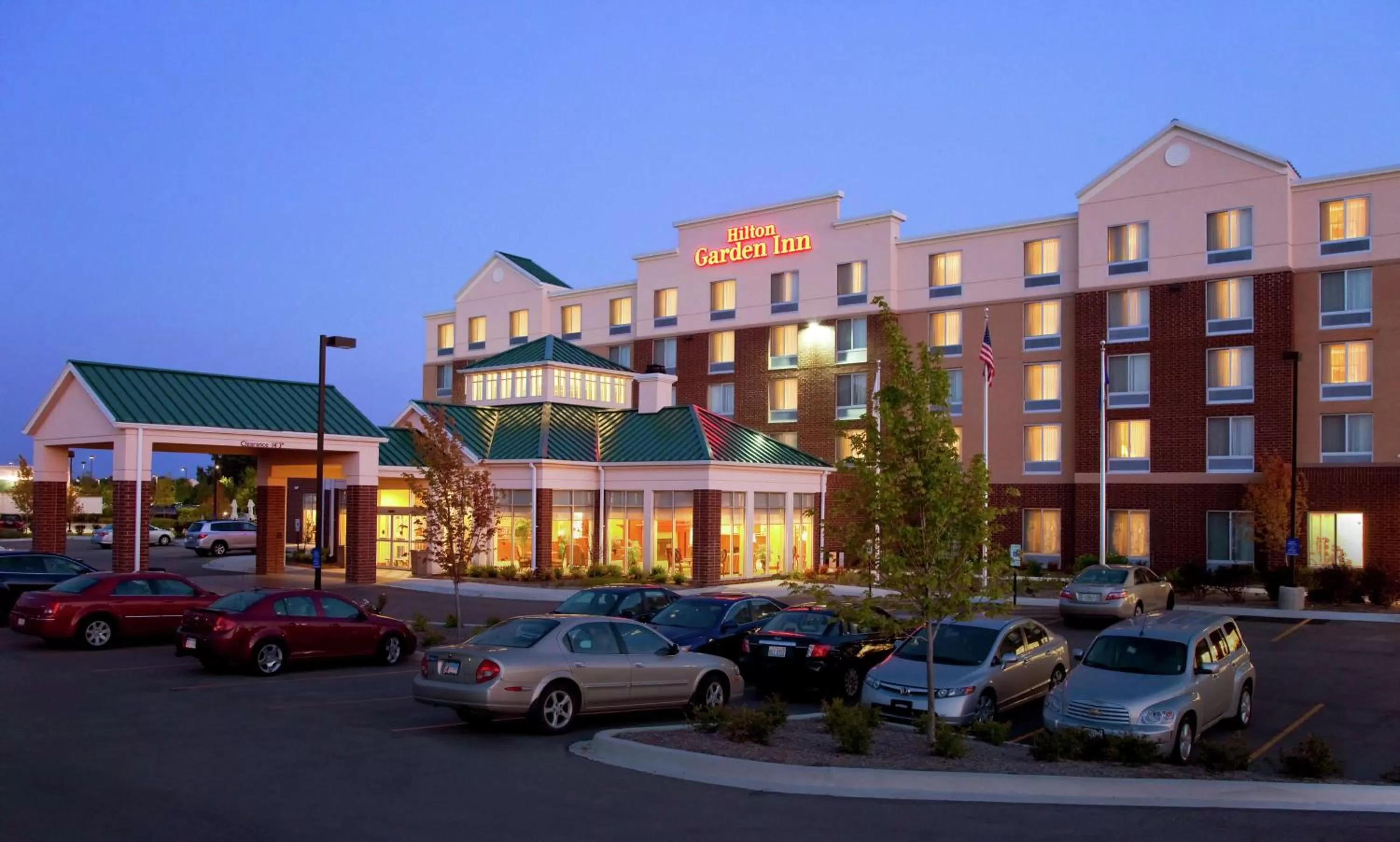 Property building in Hilton Garden Inn Naperville/Warrenville