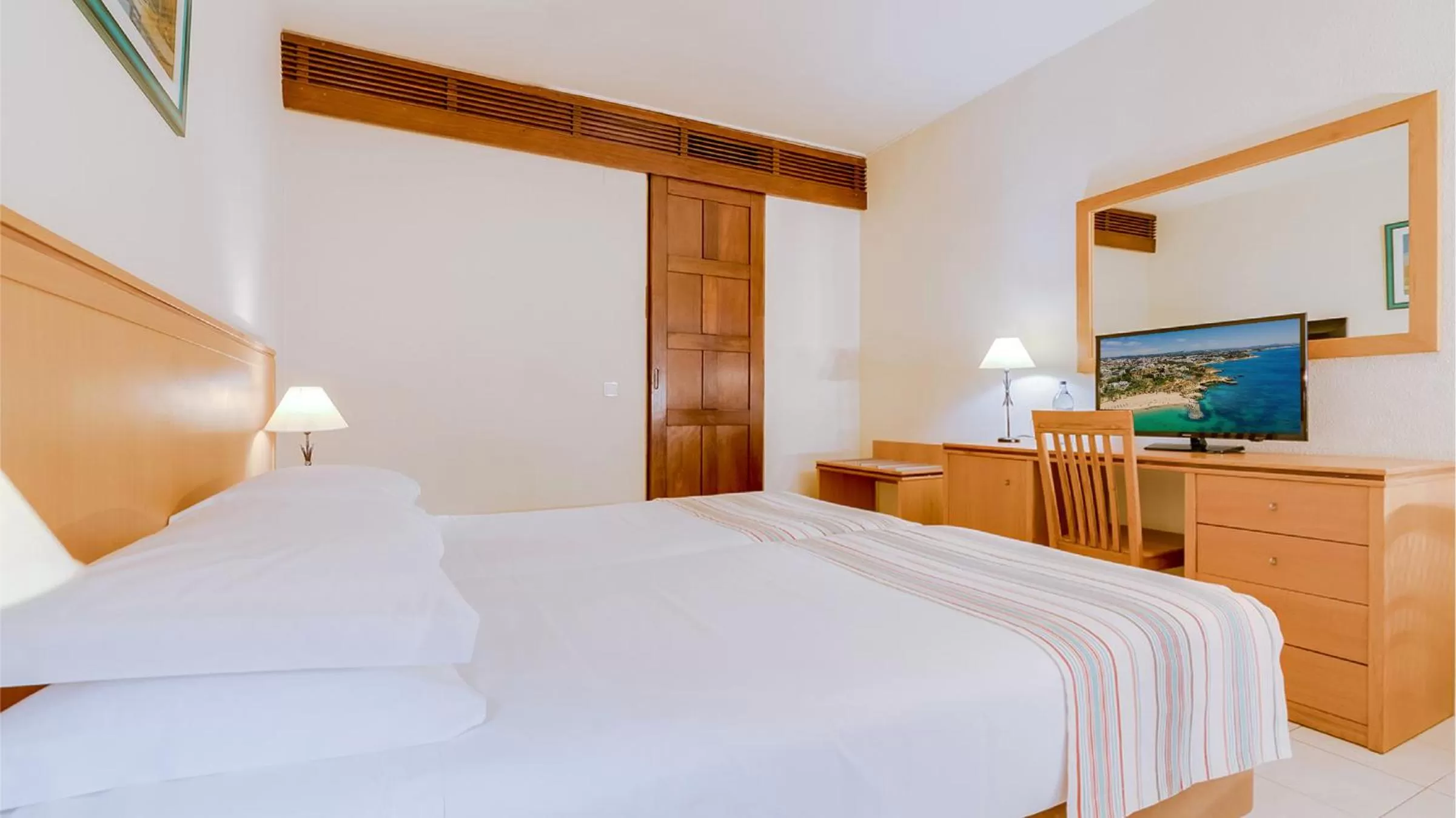 Twin Room - single occupancy in Auramar Beach Resort