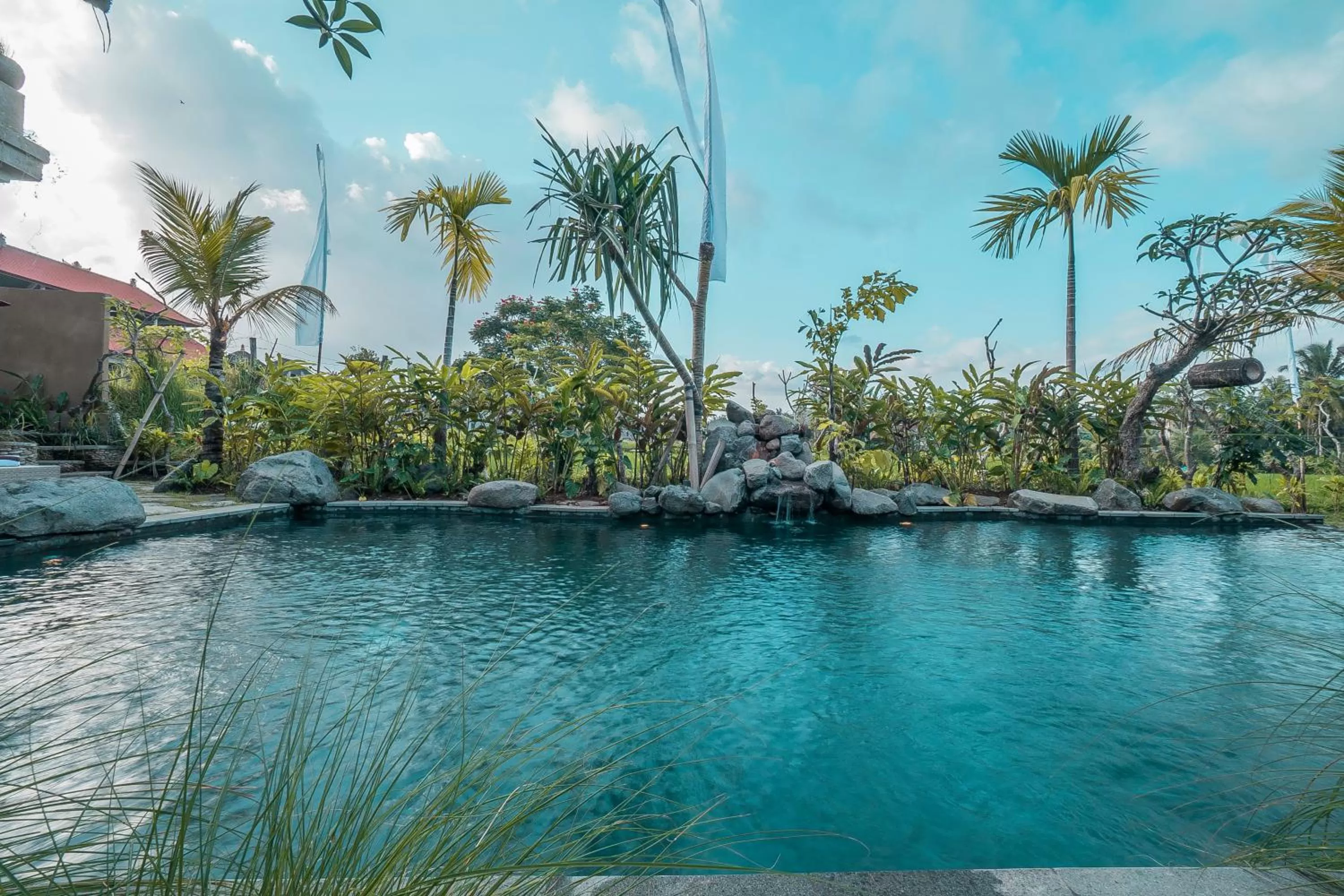 Swimming pool in Gerindem Cottages