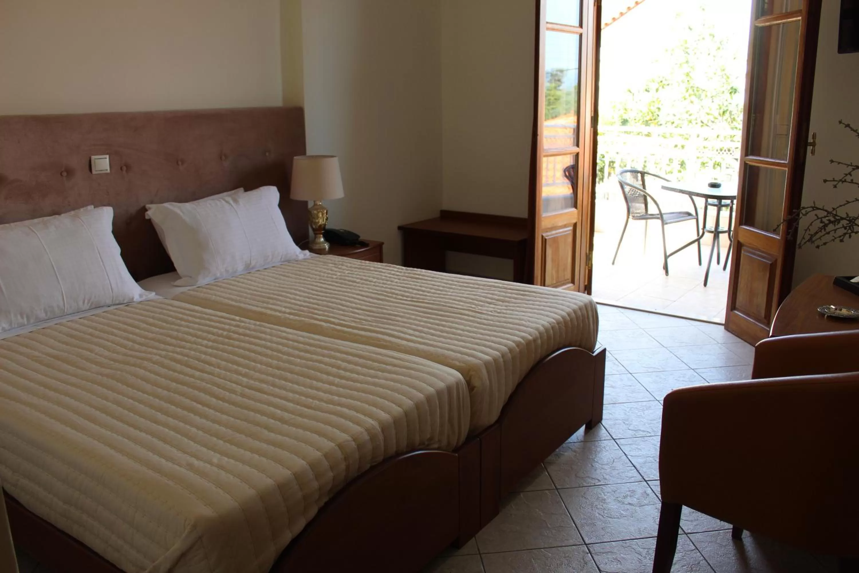 Bedroom, Bed in Sofotel