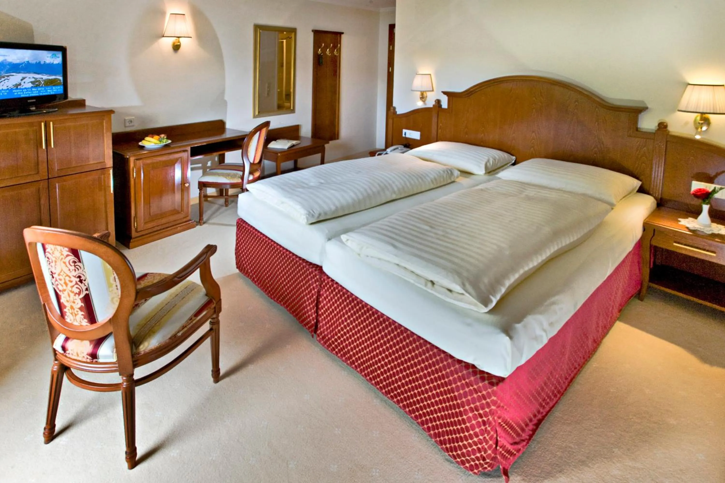 Photo of the whole room, Bed in Hotel Berner