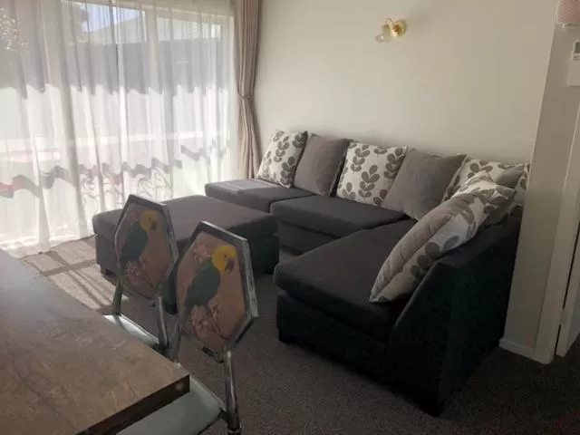 Living room in Coachman Motel