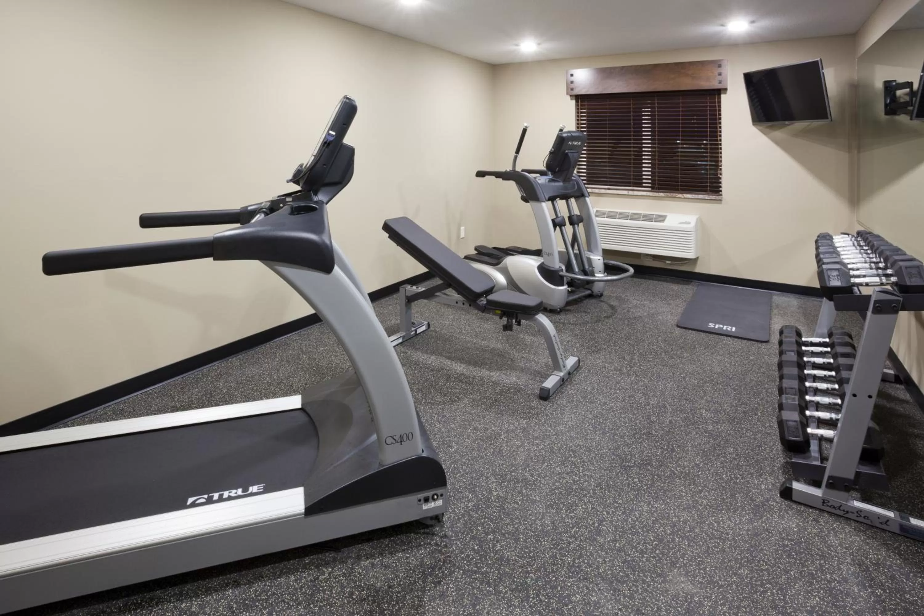 Fitness centre/facilities in Gateway Park Hotel and Suites - Sioux Falls -Tea