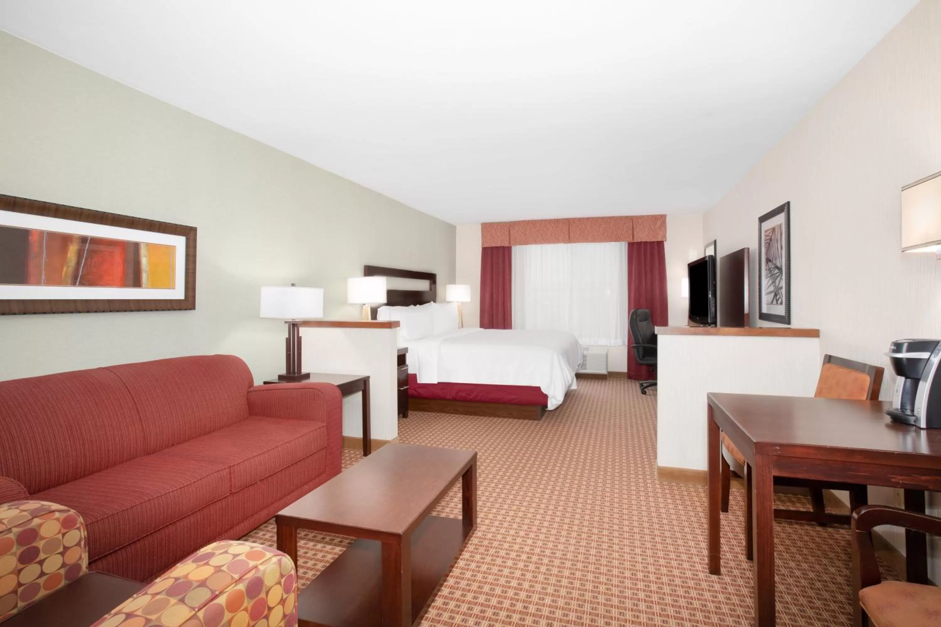 Photo of the whole room, Bed in Holiday Inn Express Hotel & Suites Gillette by IHG