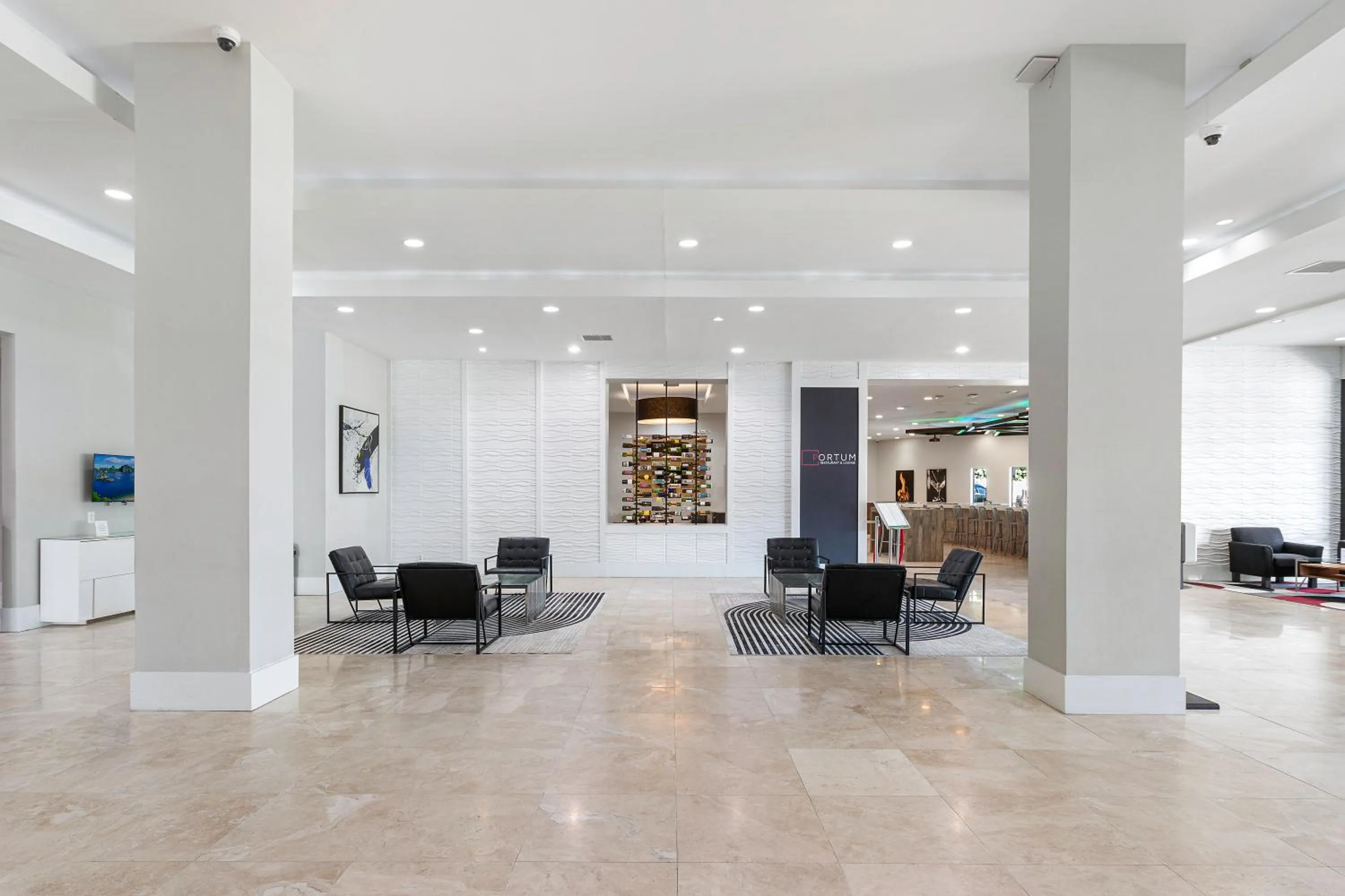 Restaurant/places to eat in Harborside Hotel