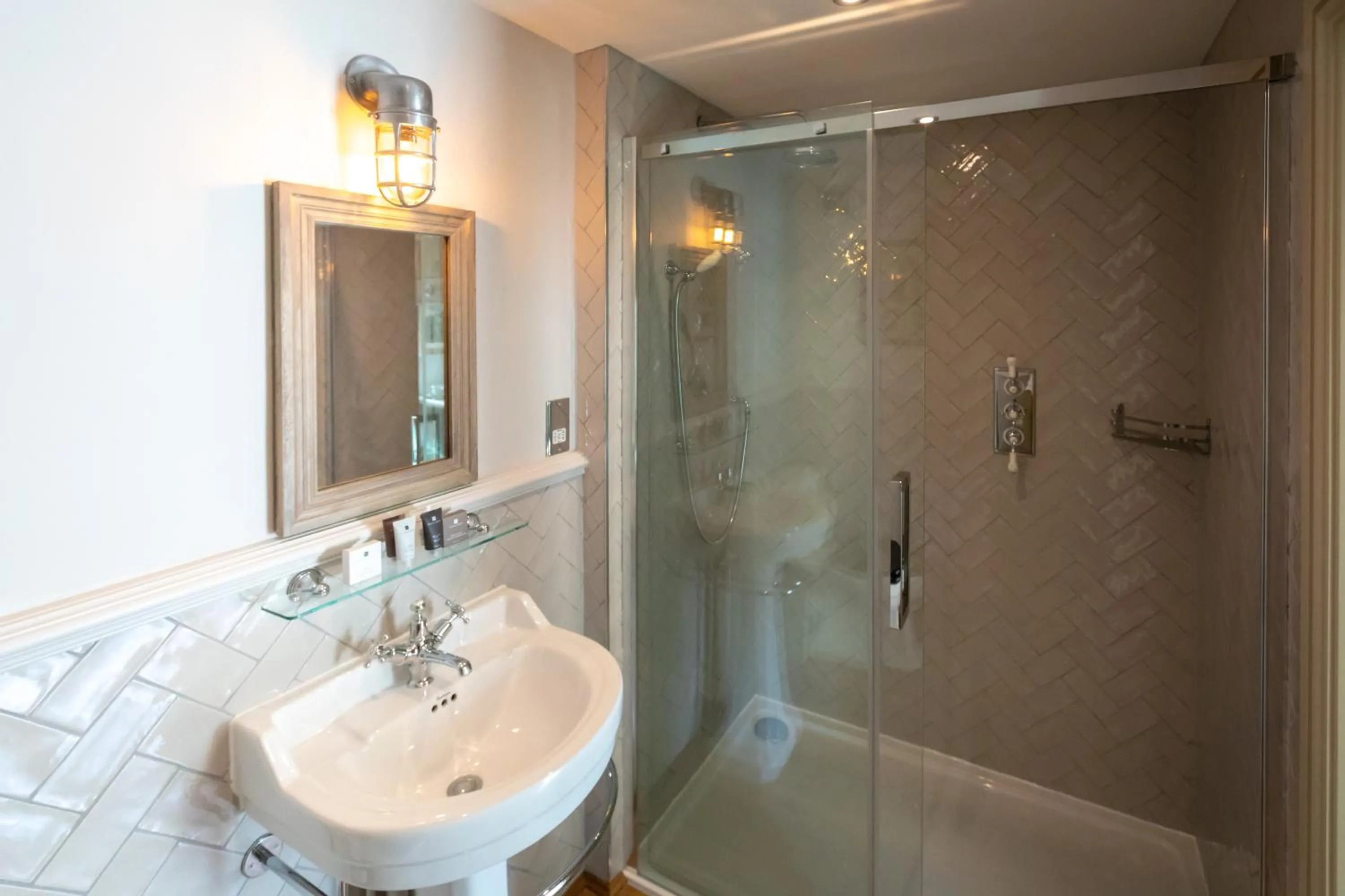 Bathroom in The Frogmill Hotel