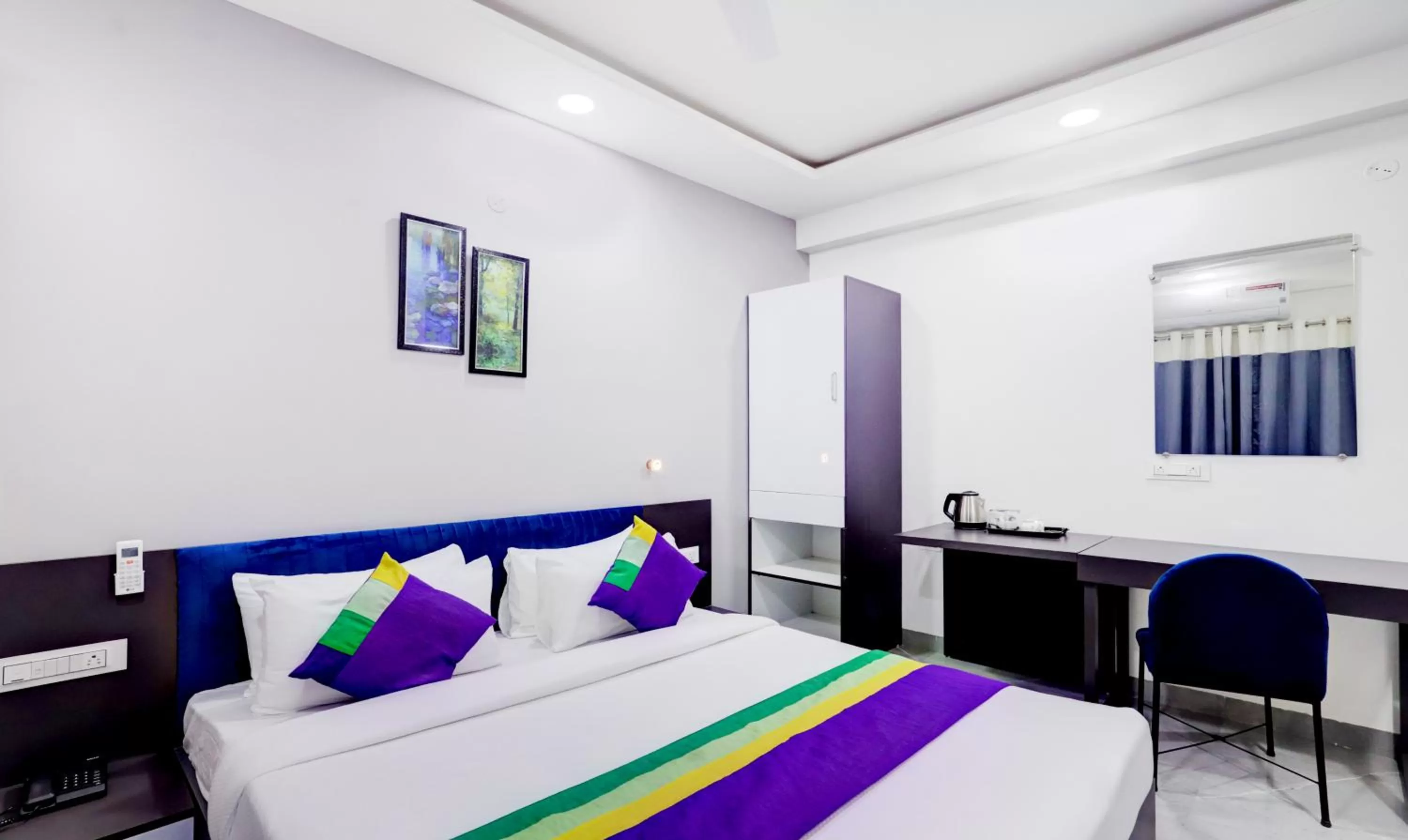 Bedroom, Bed in Treebo Finesta Suites, Nagpur Airport