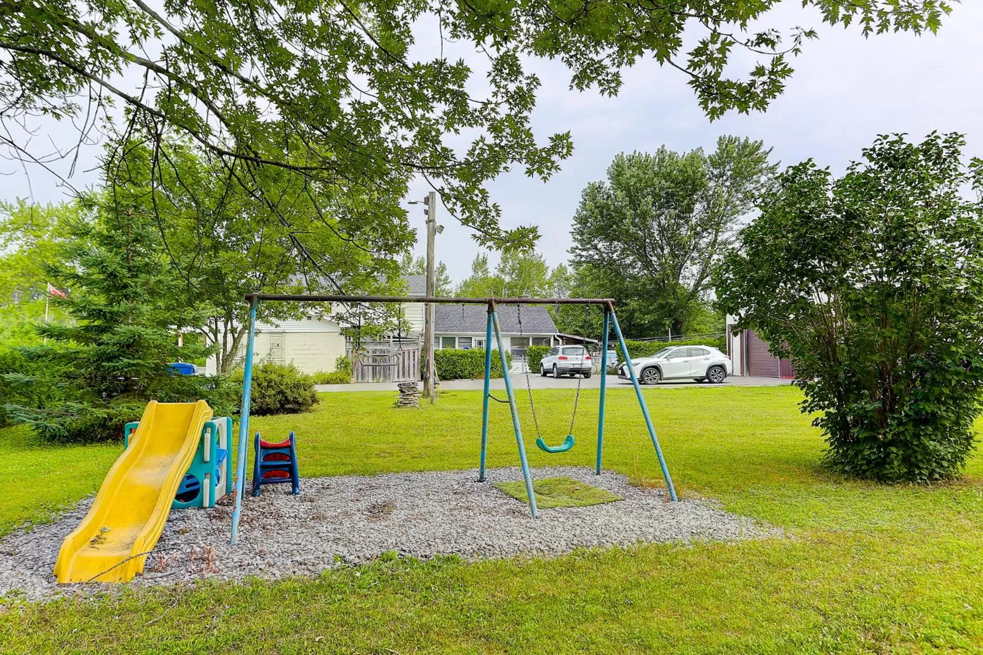 Children play ground in Stone Fountain Motel