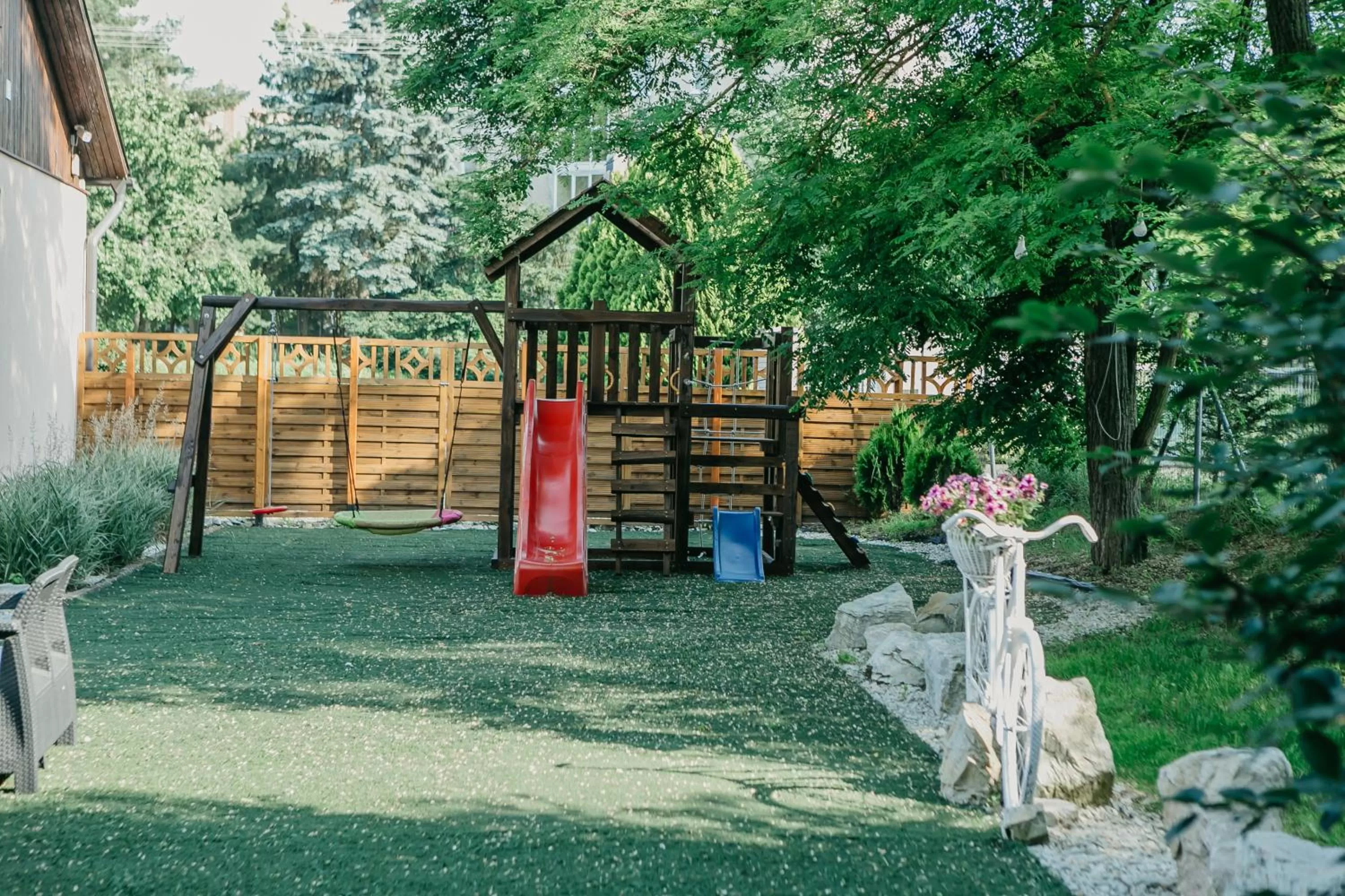 Children play ground in Sztár Motel Étterem