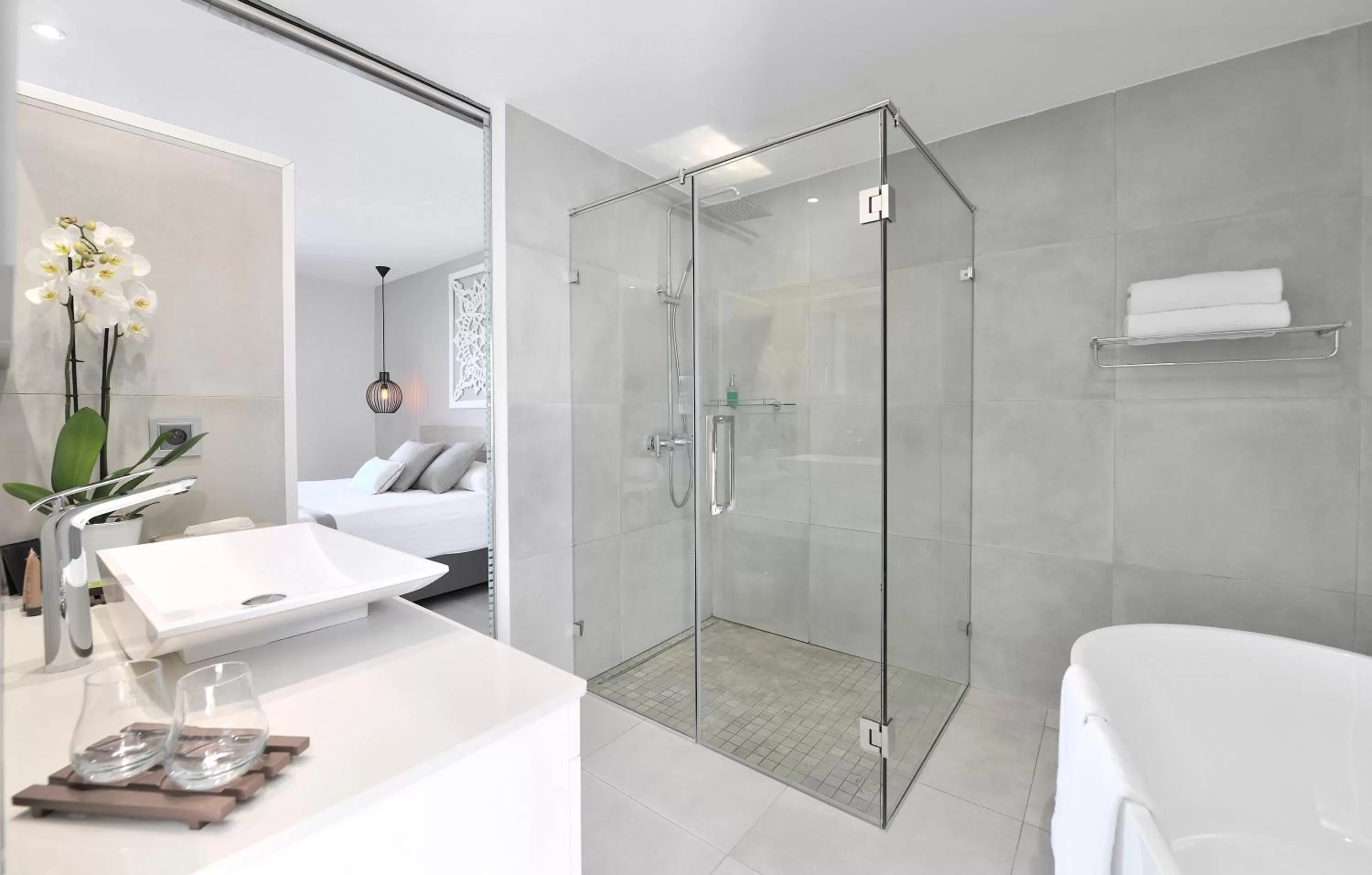 Shower in Le Spinaker