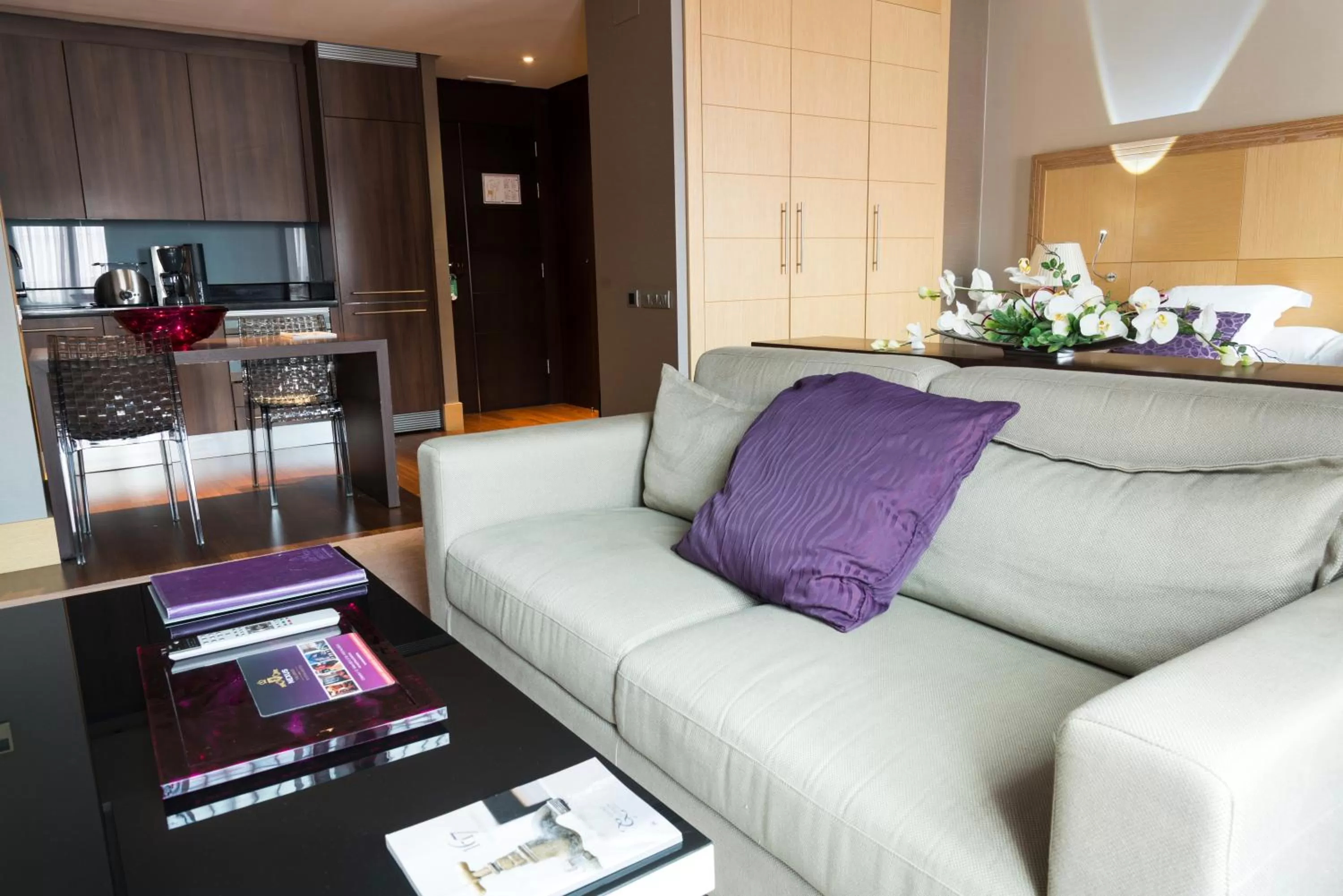 Kitchen or kitchenette in Nexus Valladolid Suites & Hotel