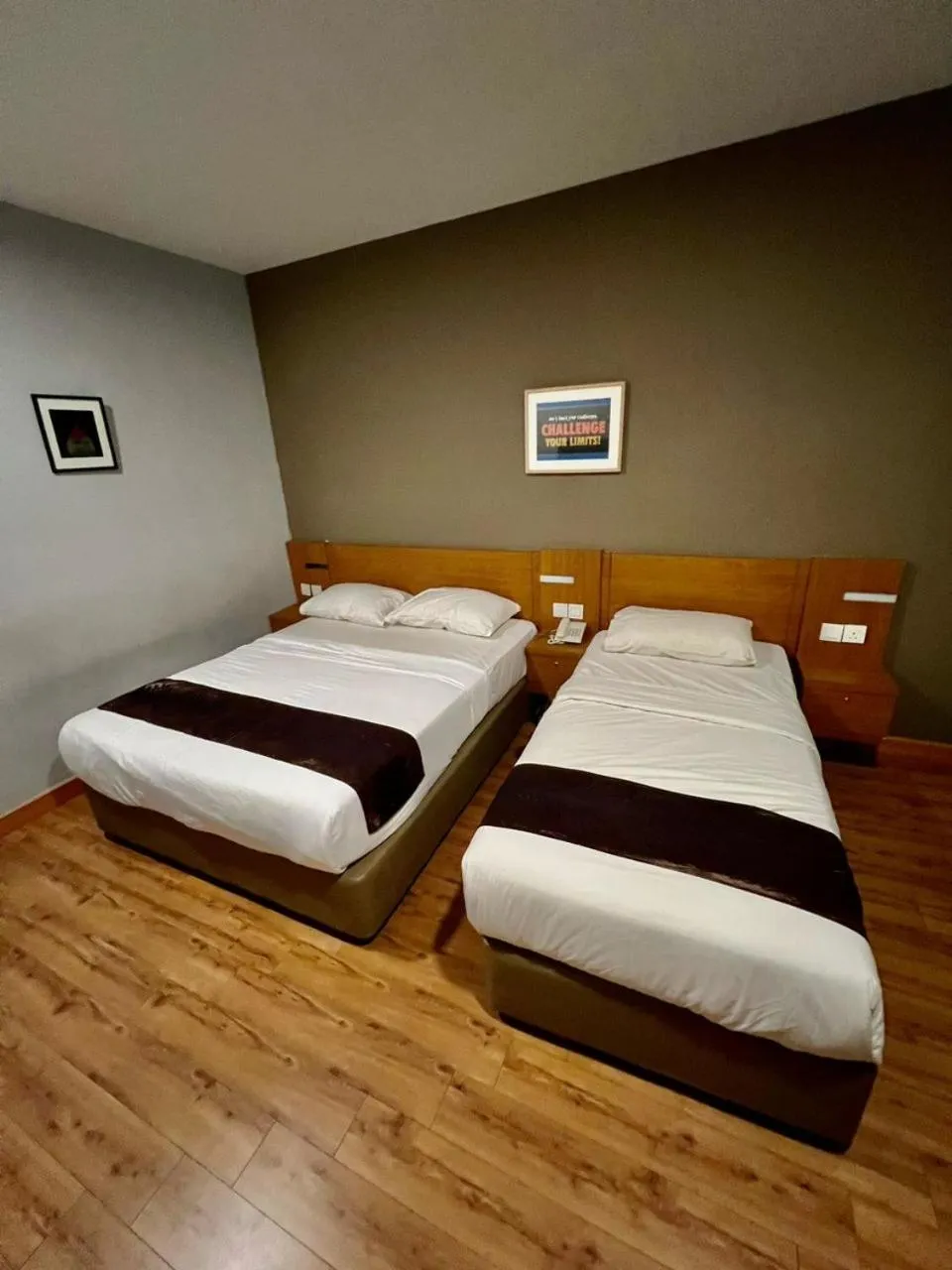 Bed in Hotel Zamburger Second Link