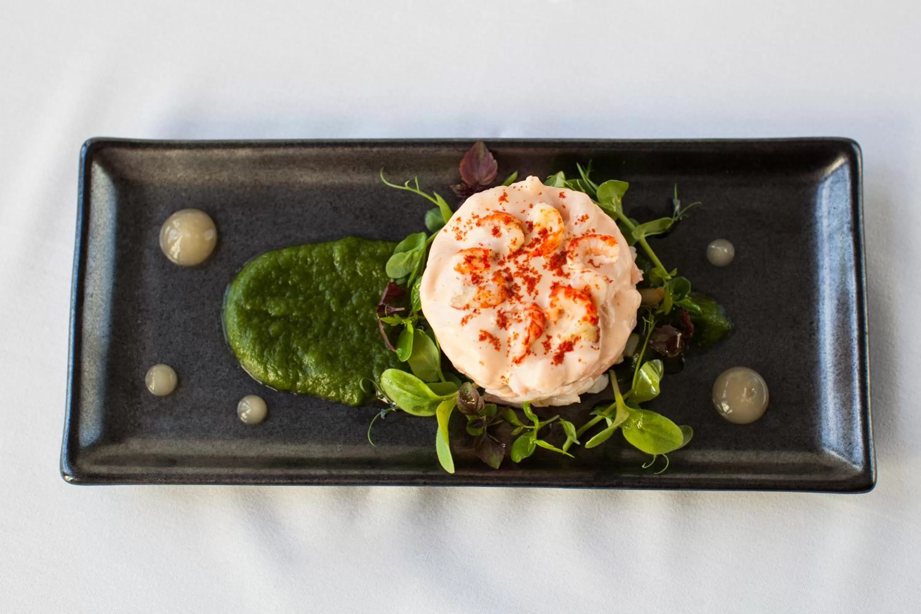 Food and drinks in Crown Lodge Hotel