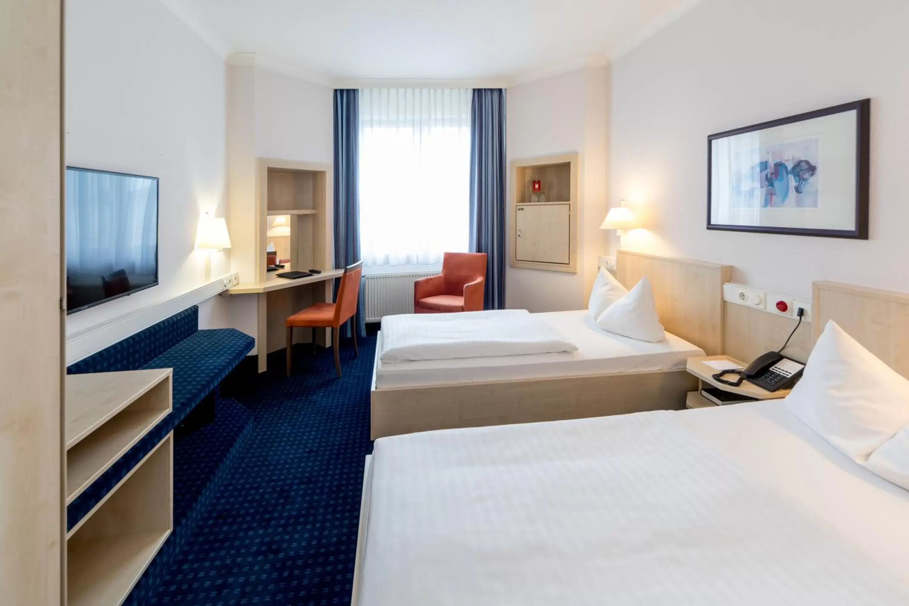 Twin Room - single occupancy in IntercityHotel Magdeburg Twin Room - single occupancy in IntercityHotel Magdeburg