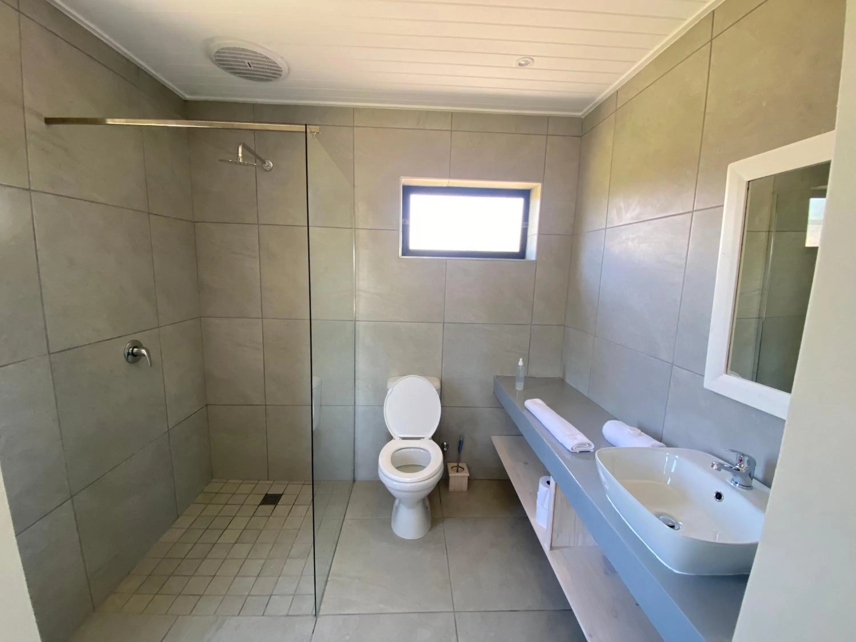Bathroom in Blue Bay Lodge