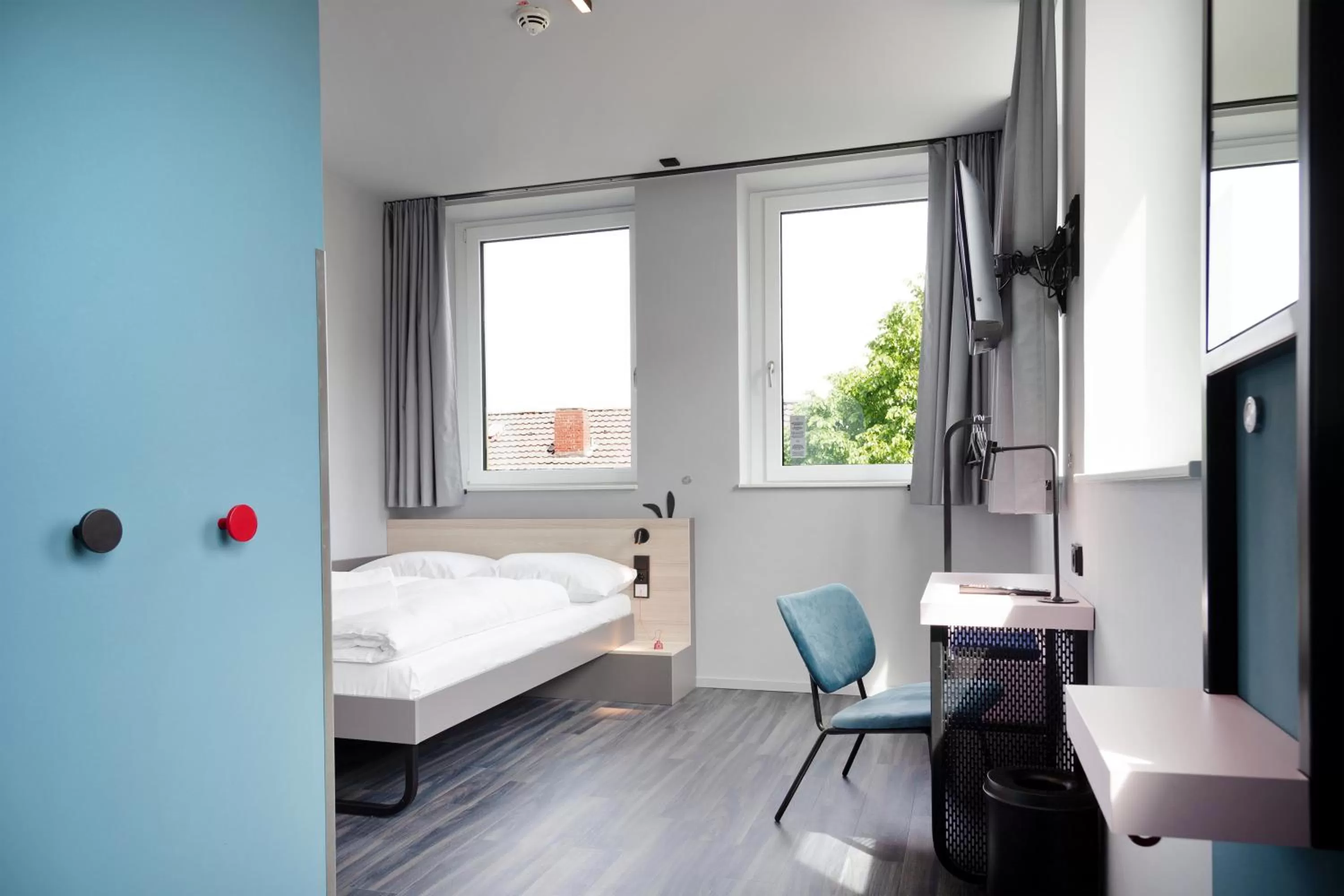 Photo of the whole room, Bed in MEININGER Hotel Bremen Hauptbahnhof