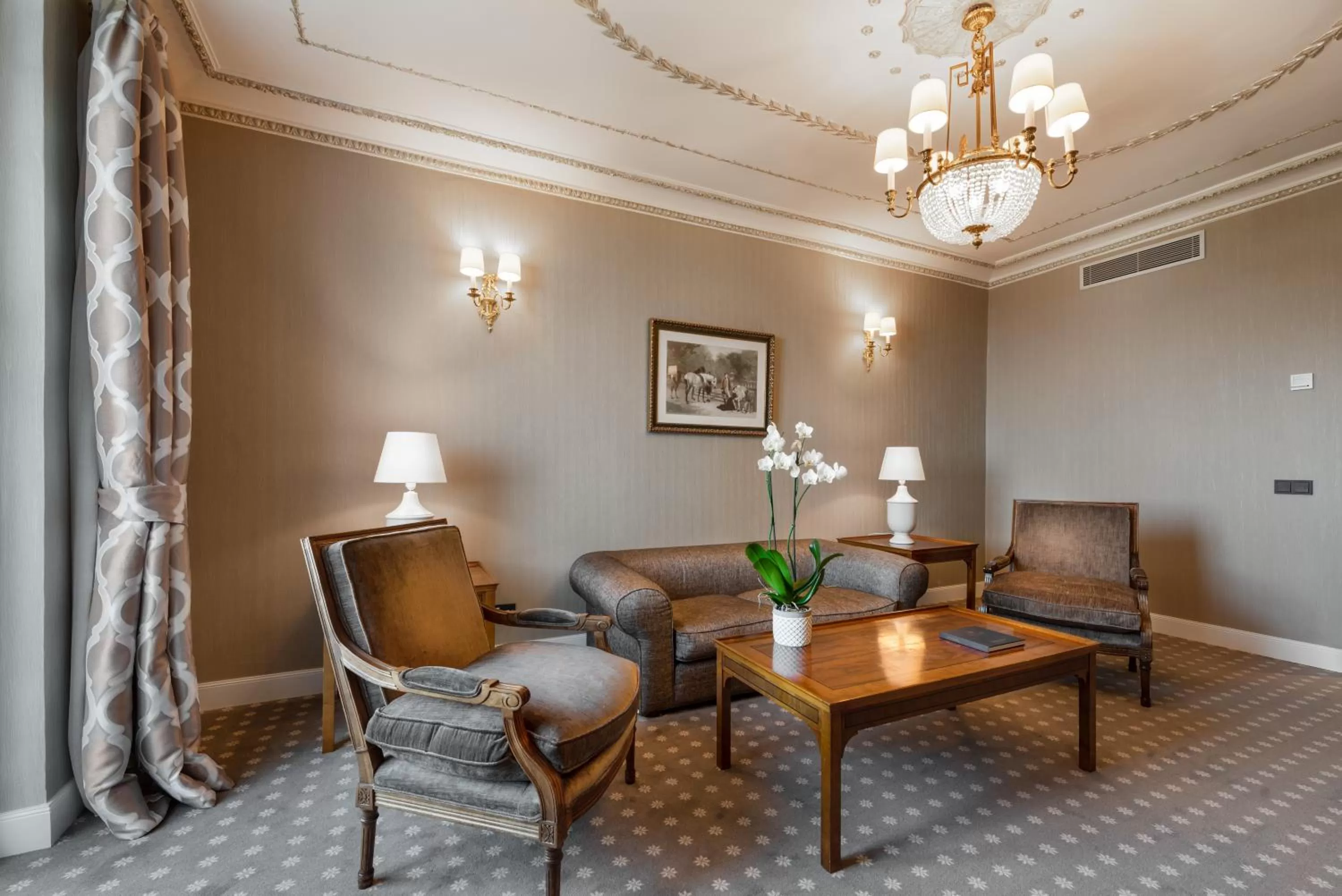 Seating area in Eurostars Hotel Real