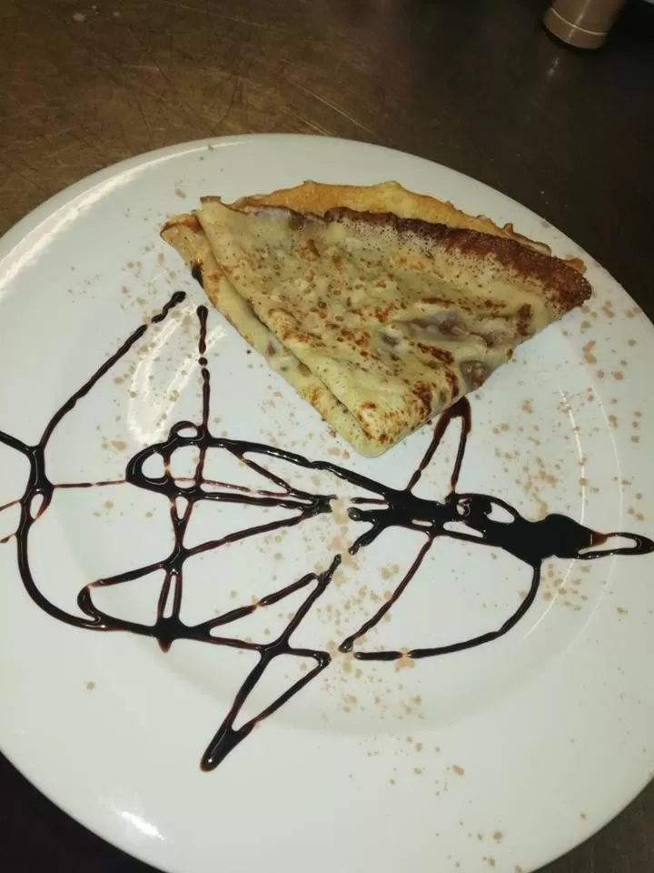 Restaurant/places to eat in Hotel Reina Isabel