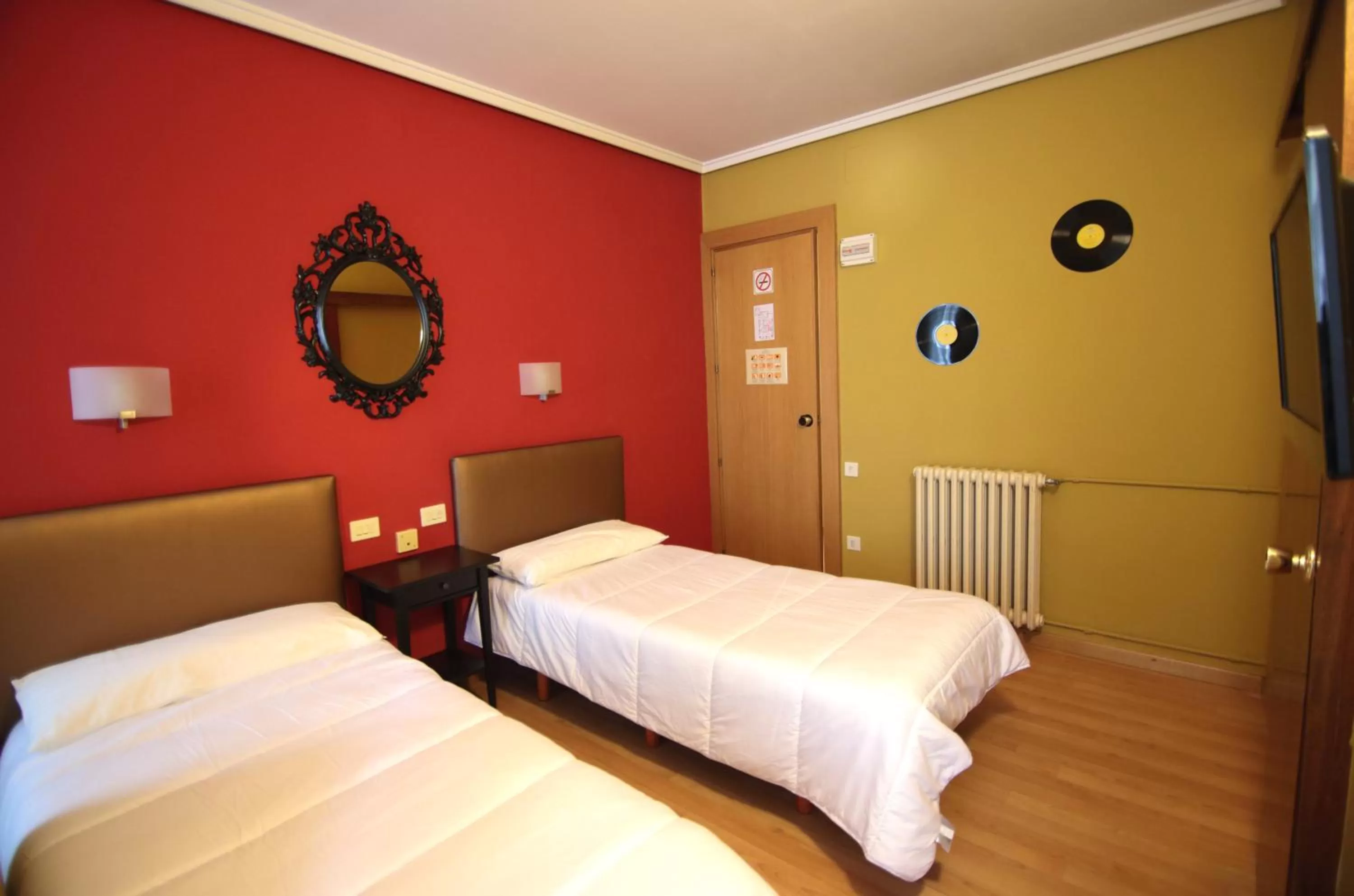 Photo of the whole room, Bed in Hotel Valencia de la Música