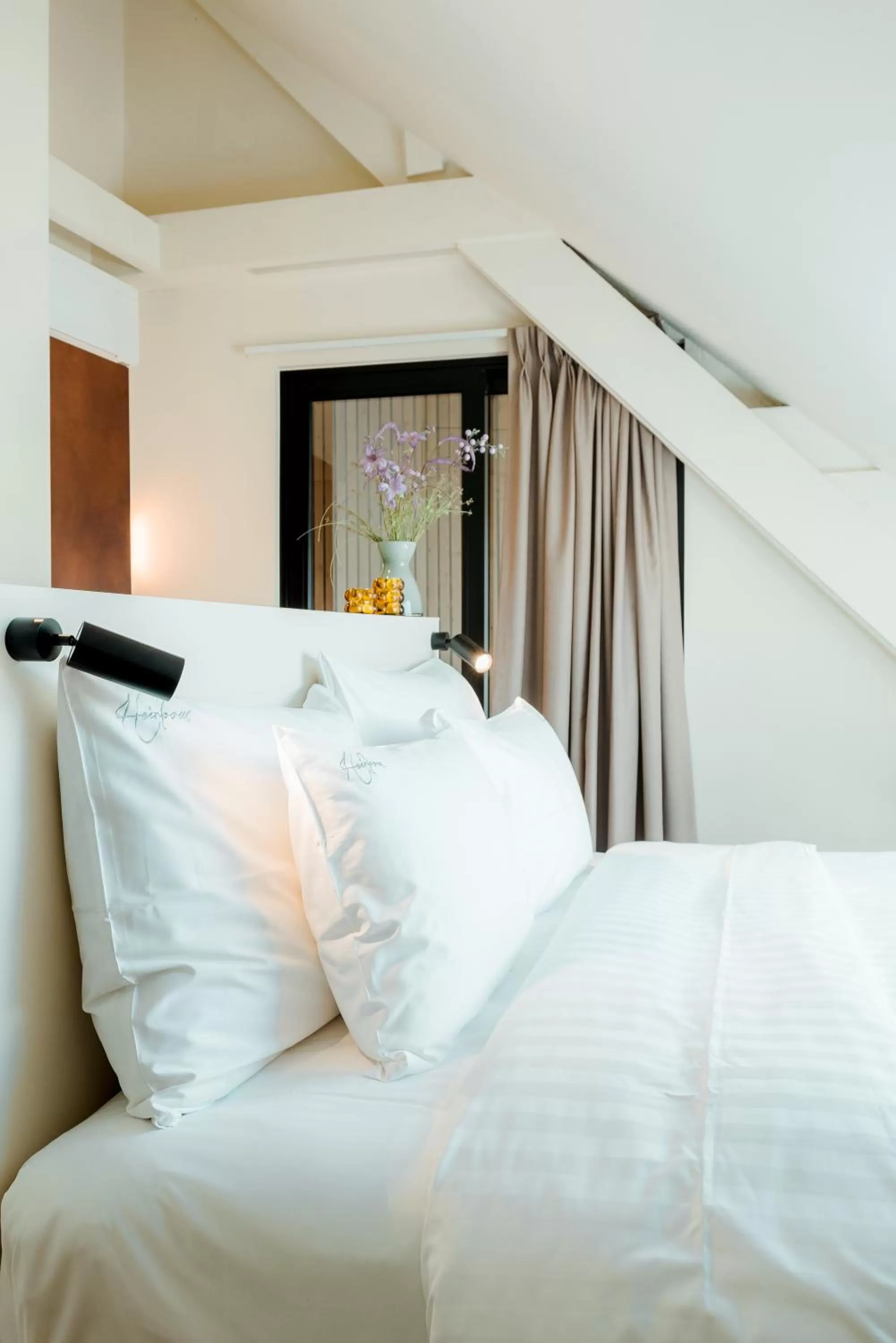 Bed in Heirloom - The Librarian