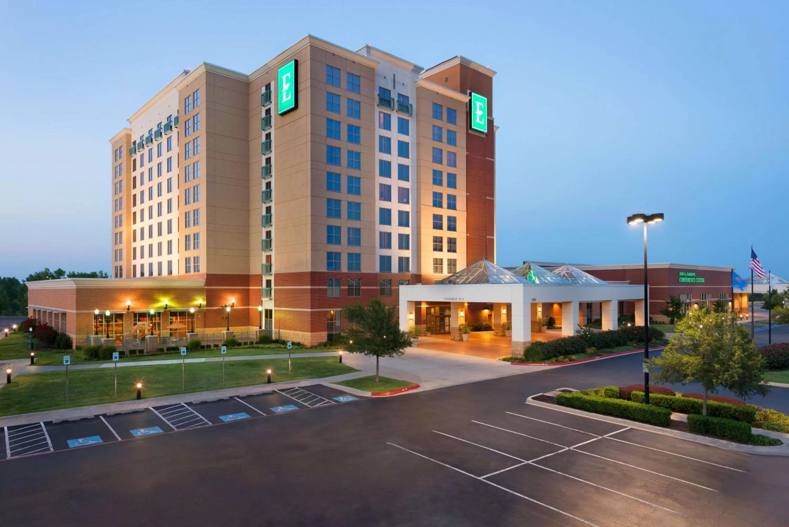 Property building in Embassy Suites by Hilton Norman Hotel & Conference Center