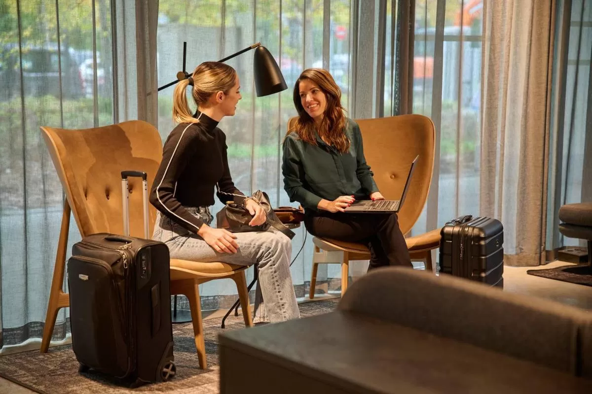 Living room in Zleep Madrid Airport