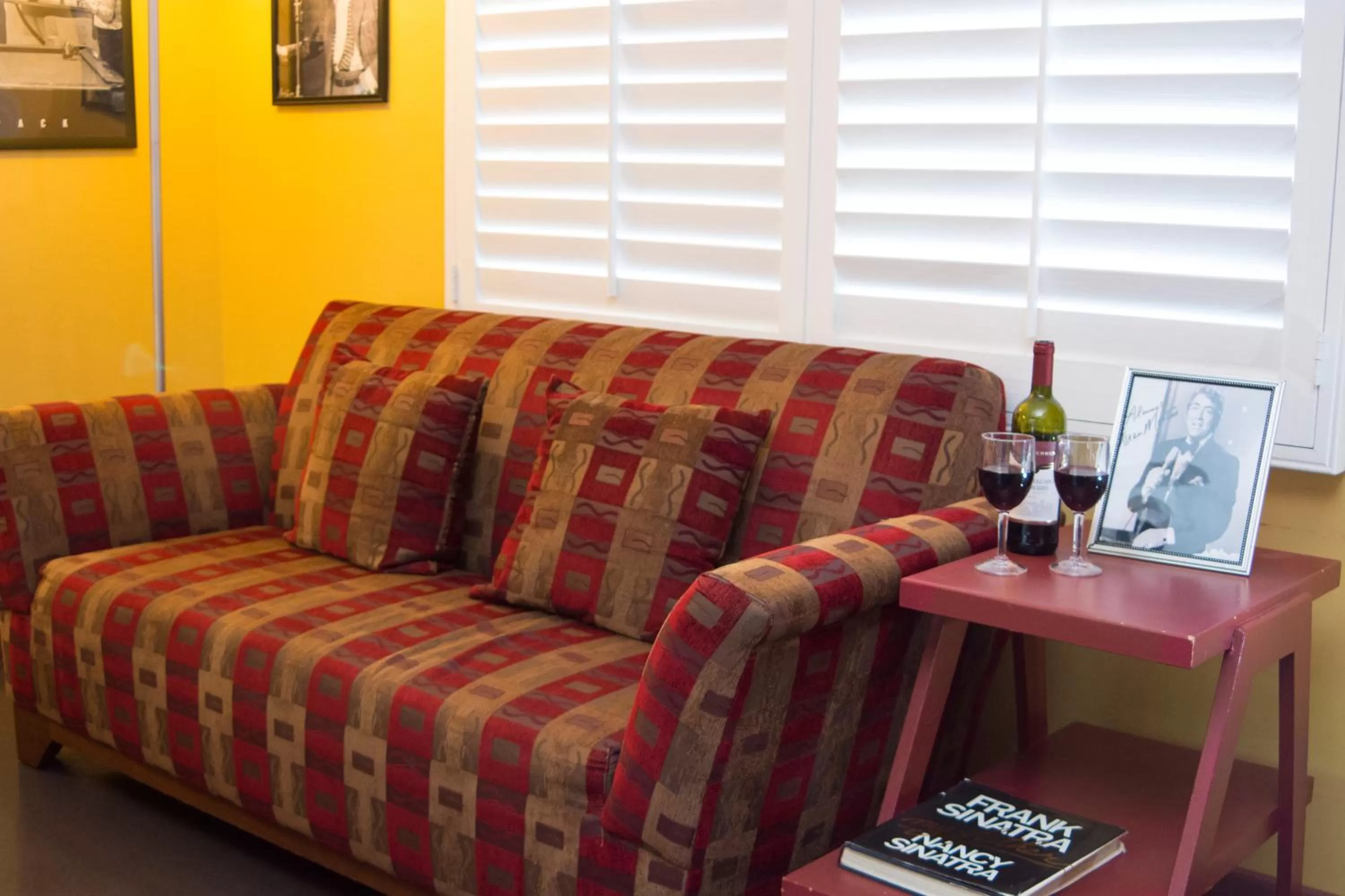 Seating area in Palm Springs Rendezvous