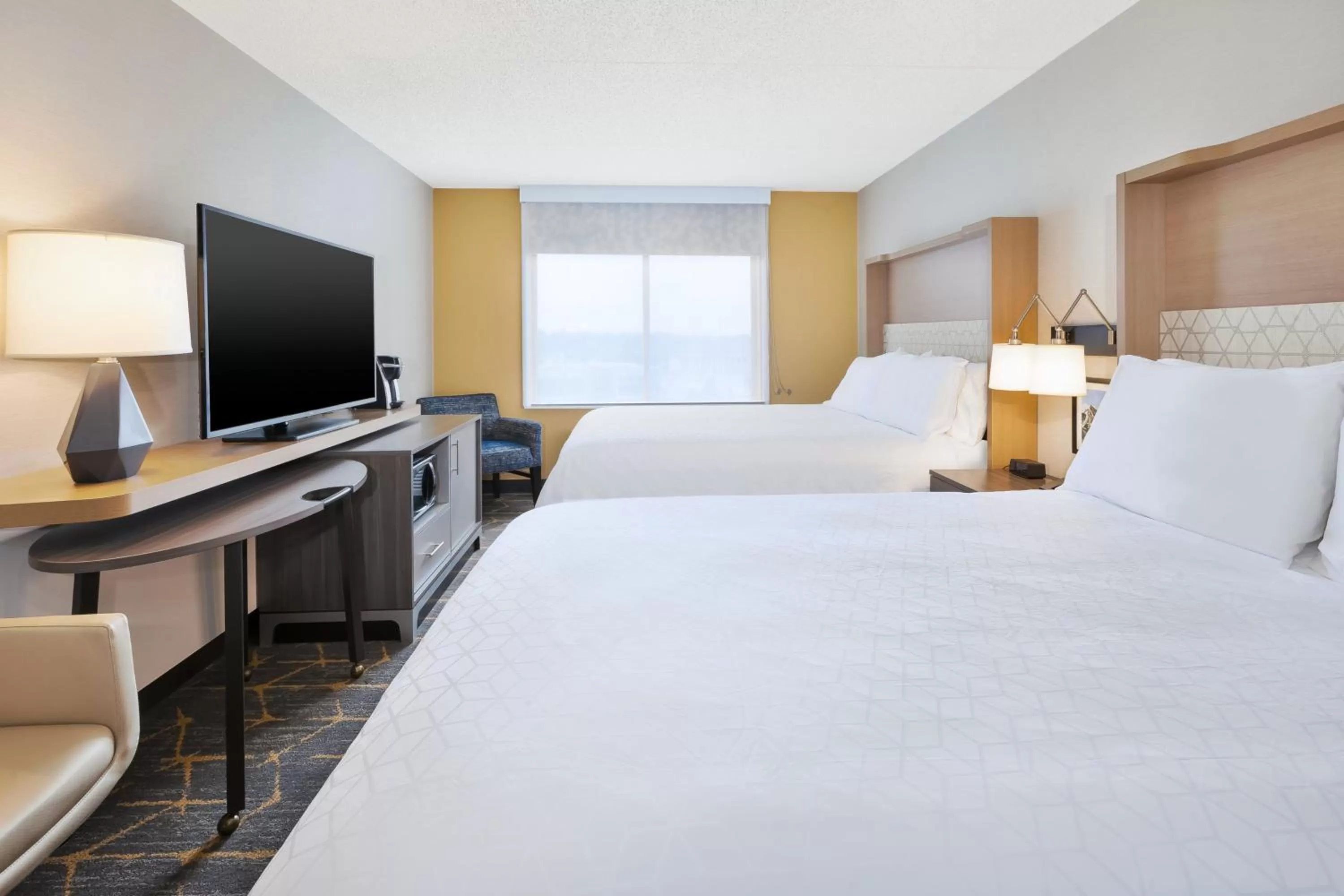 Photo of the whole room, Bed in Holiday Inn Grand Rapids Downtown by IHG